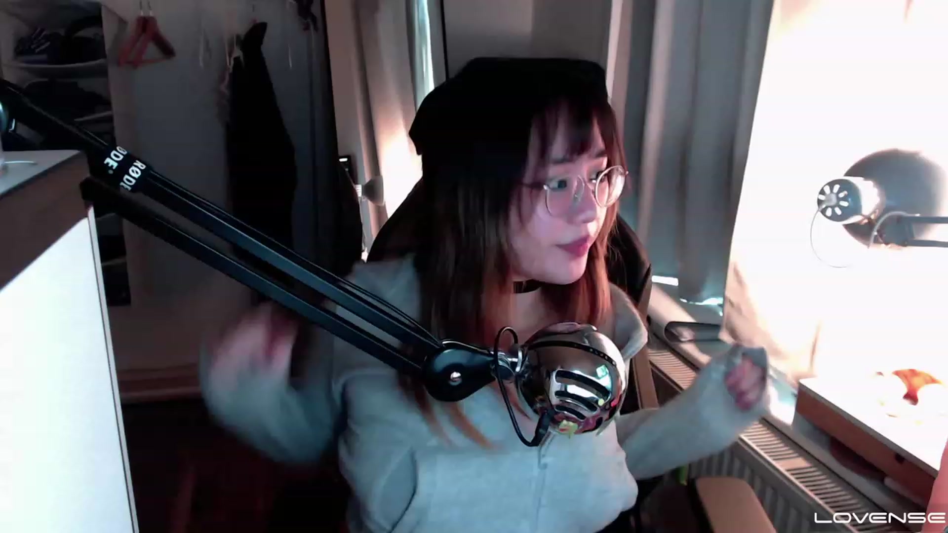 Gallery image thumbnail from Kuromin's myfreecams stream on, 08/03/2023, 16:44 image 2 of 20