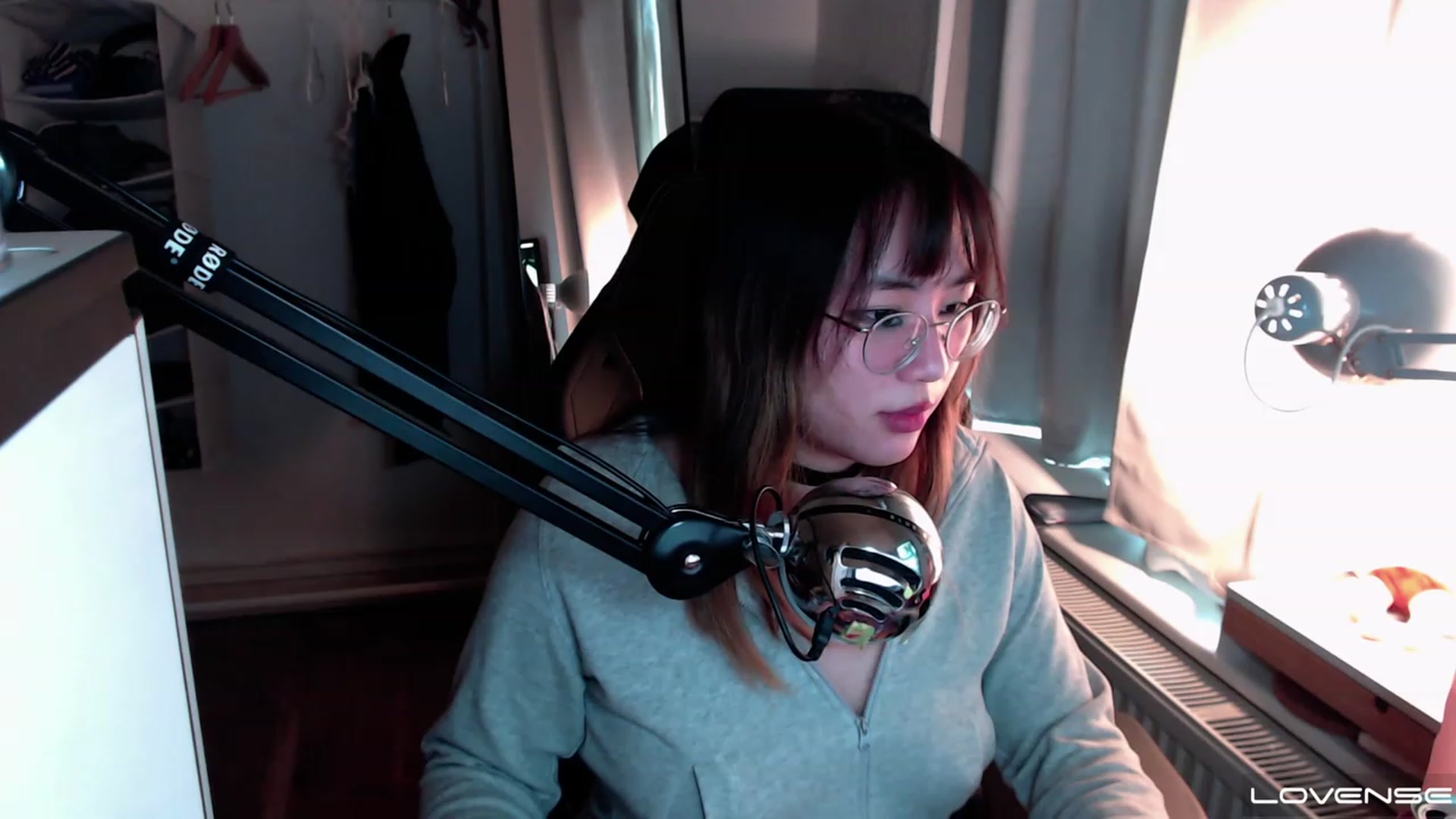 Gallery image thumbnail from Kuromin's myfreecams stream on, 08/03/2023, 16:44 image 4 of 20