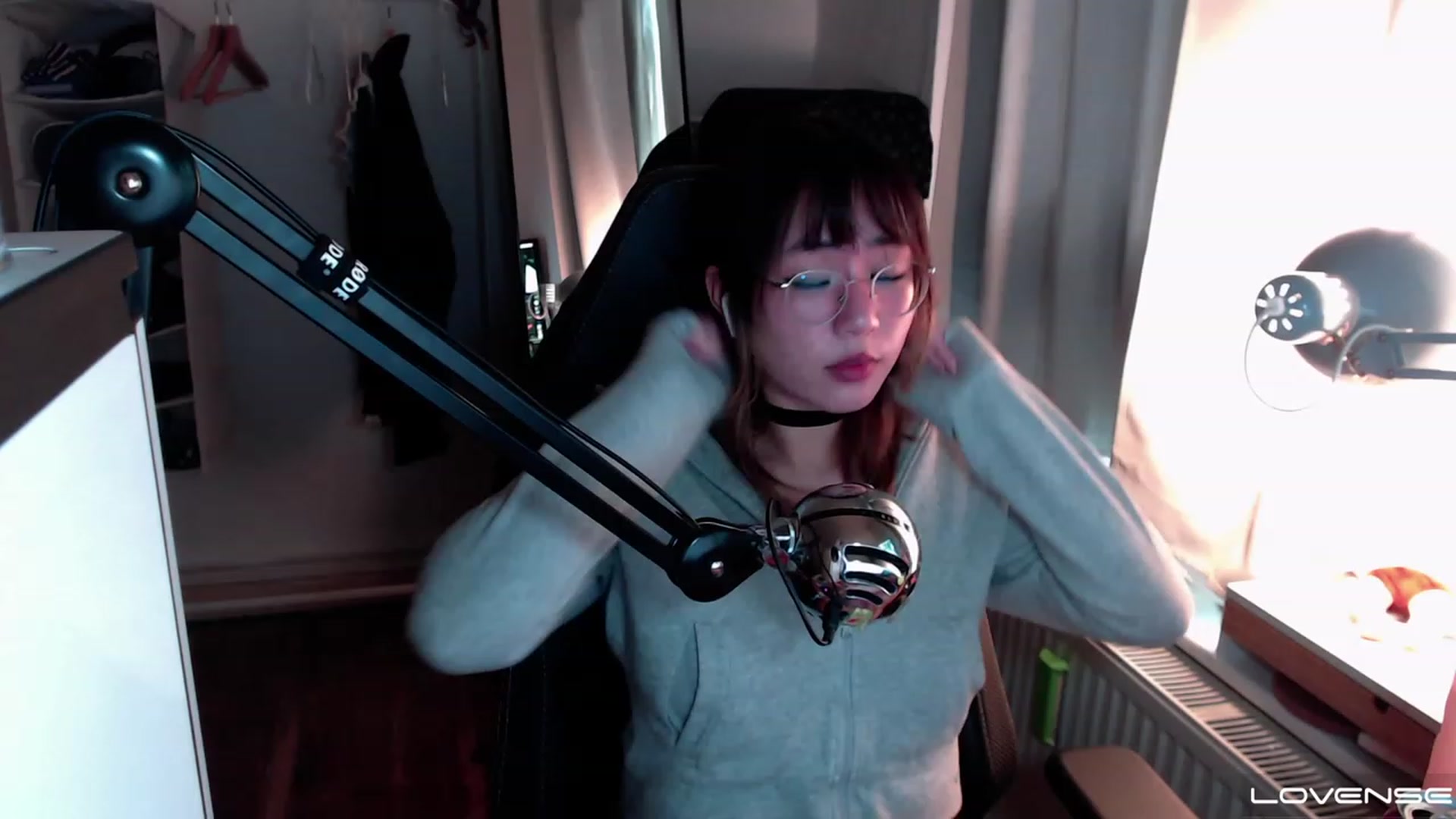 Gallery image thumbnail from Kuromin's myfreecams stream on, 08/03/2023, 16:44 image 10 of 20