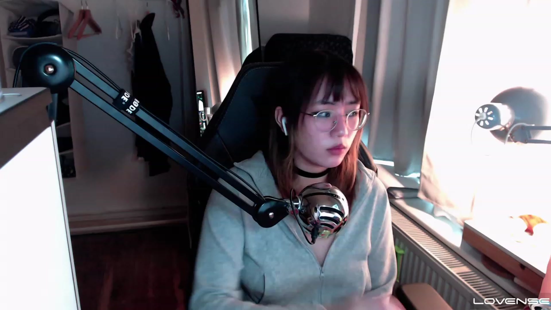 Gallery image thumbnail from Kuromin's myfreecams stream on, 08/03/2023, 16:44 image 13 of 20