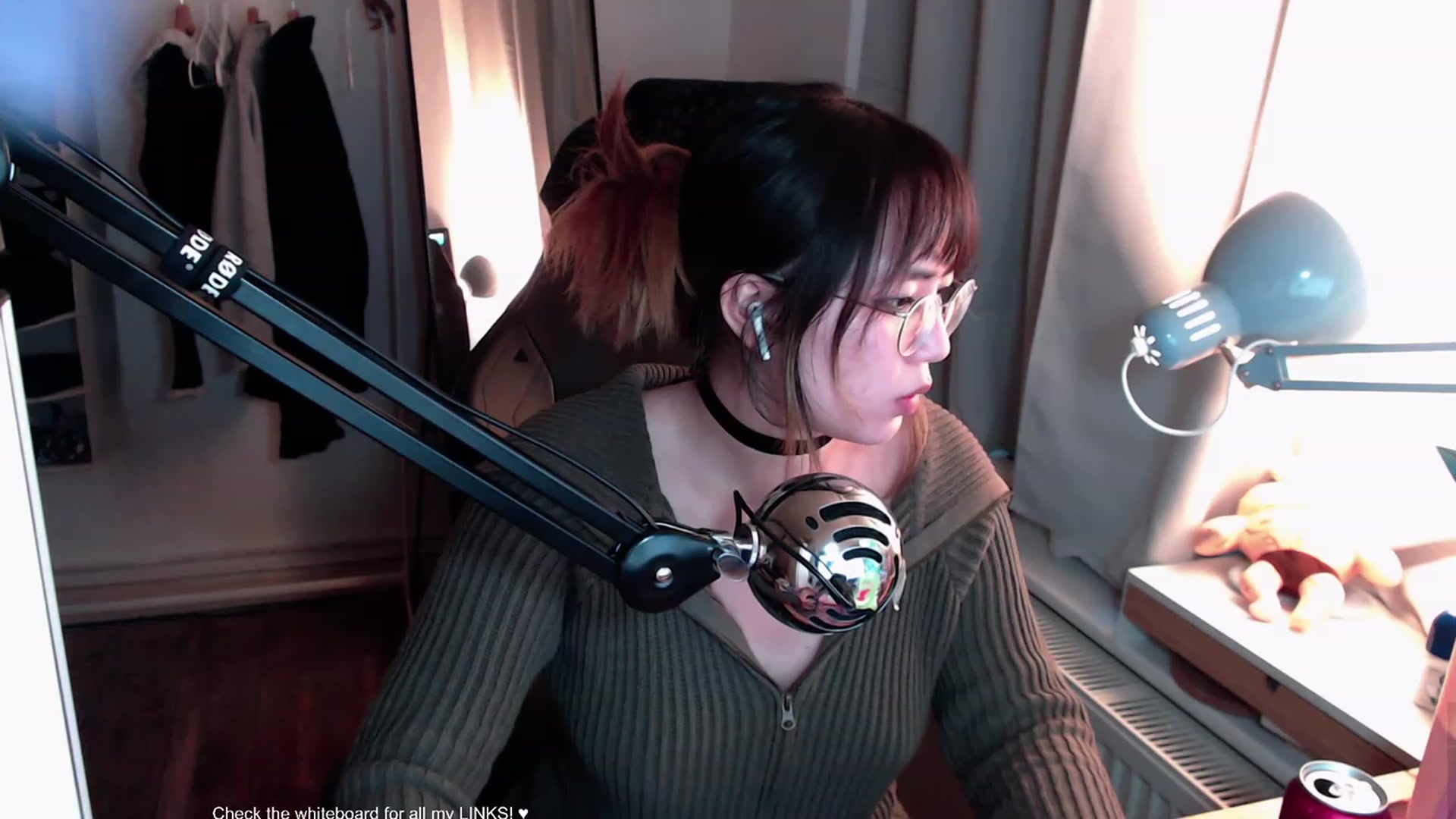 Gallery image thumbnail from Kuromin's myfreecams stream on, 08/03/2023, 19:16 image 10 of 20