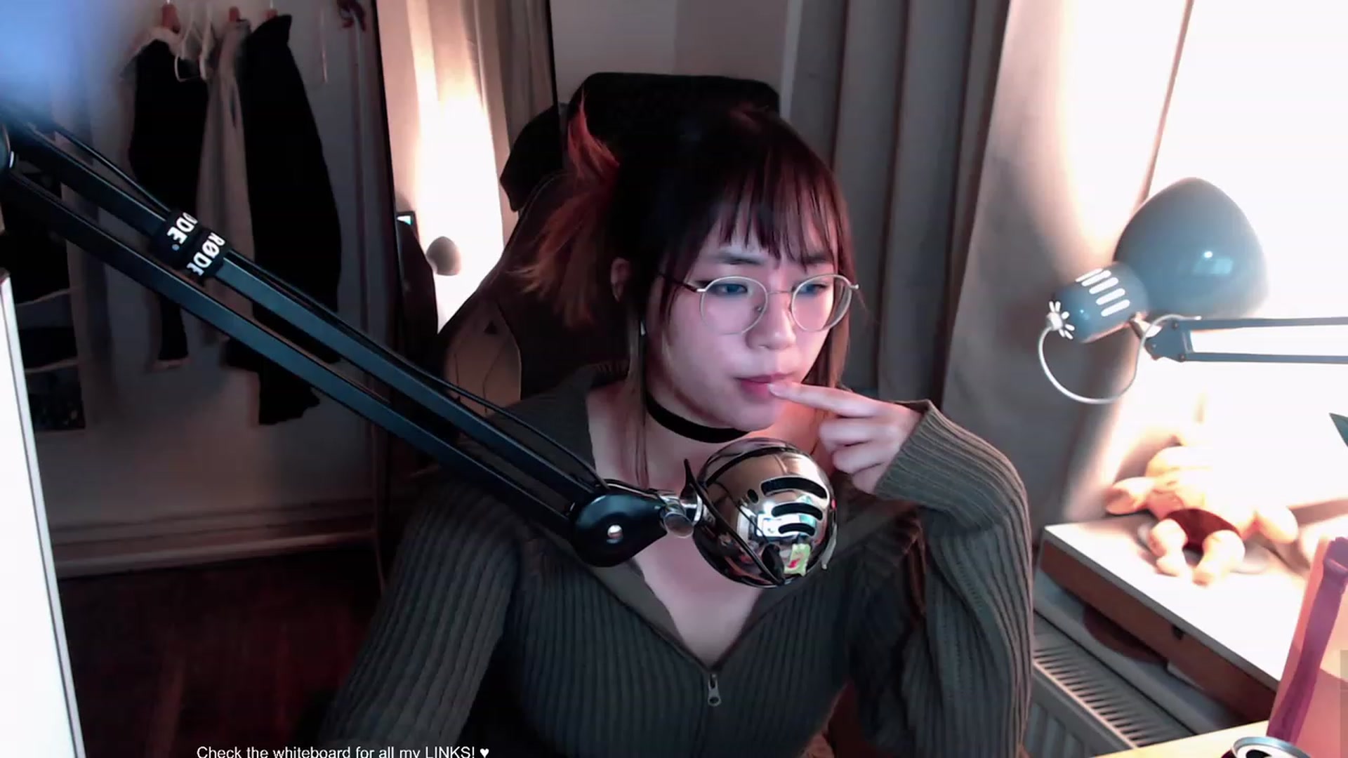 Gallery image thumbnail from Kuromin's myfreecams stream on, 08/03/2023, 19:16 image 16 of 20