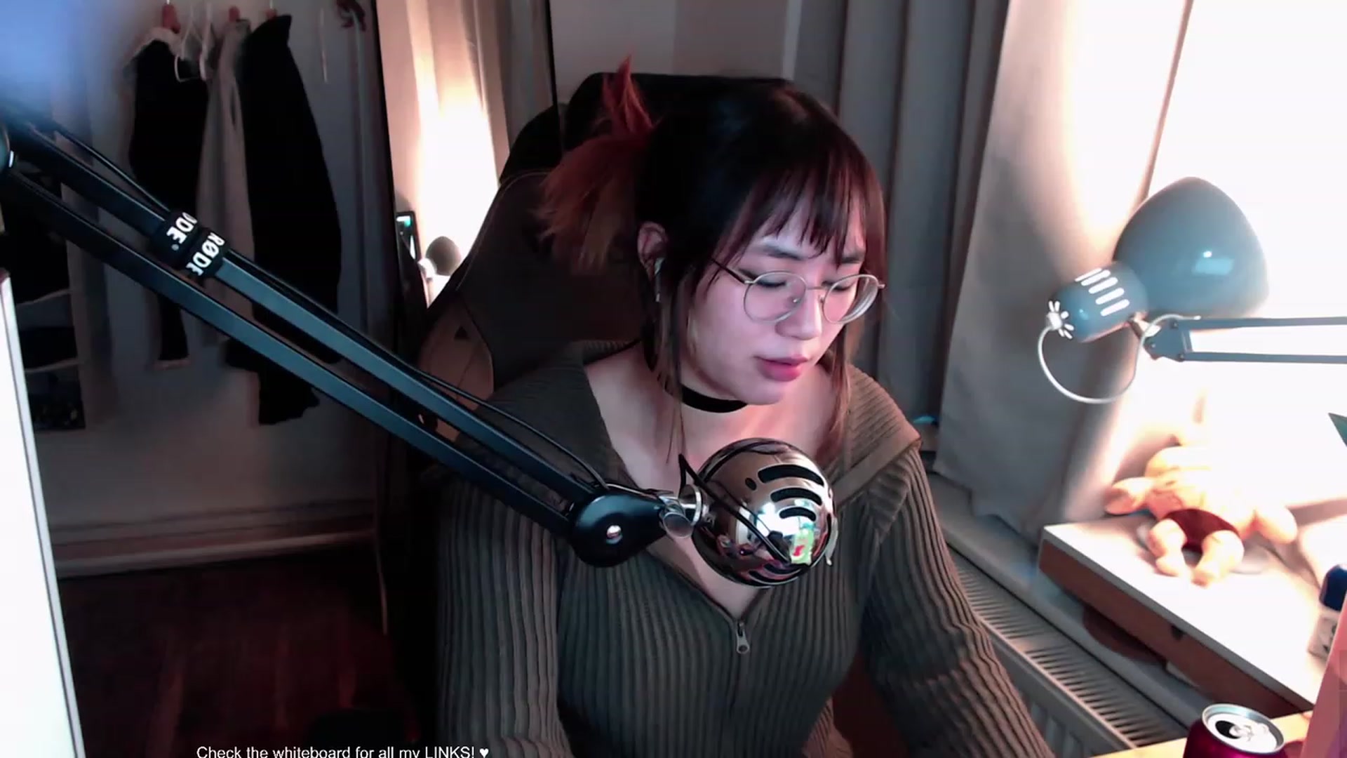 Gallery image thumbnail from Kuromin's myfreecams stream on, 08/03/2023, 19:16 image 3 of 20