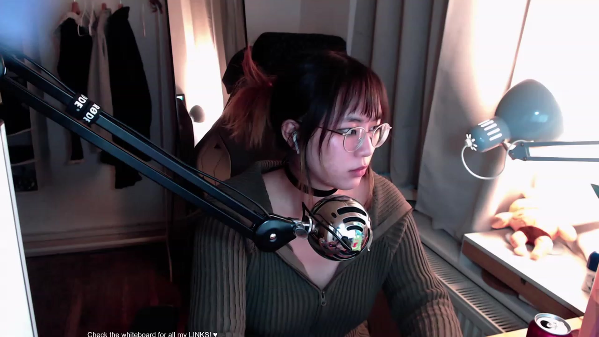 Gallery image thumbnail from Kuromin's myfreecams stream on, 08/03/2023, 19:16 image 14 of 20