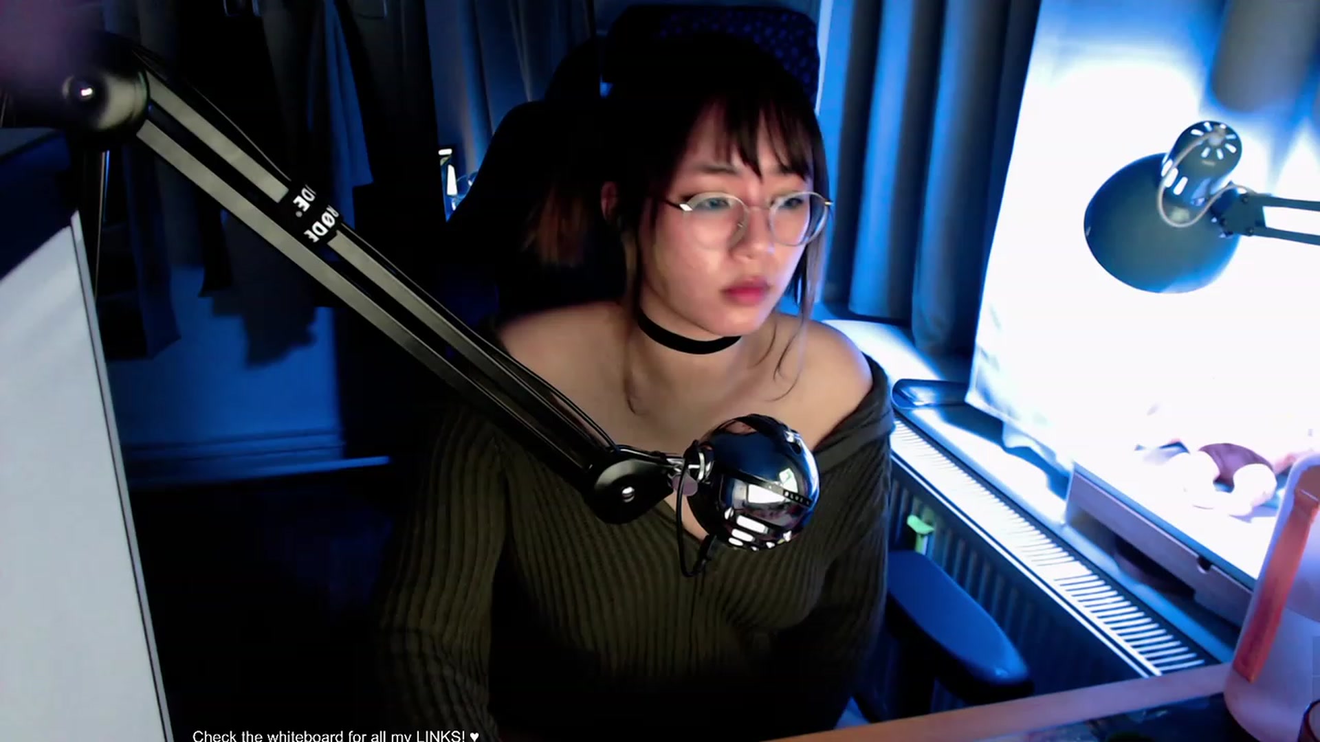 Gallery image thumbnail from Kuromin's myfreecams stream on, 08/03/2023, 20:25 image 8 of 20