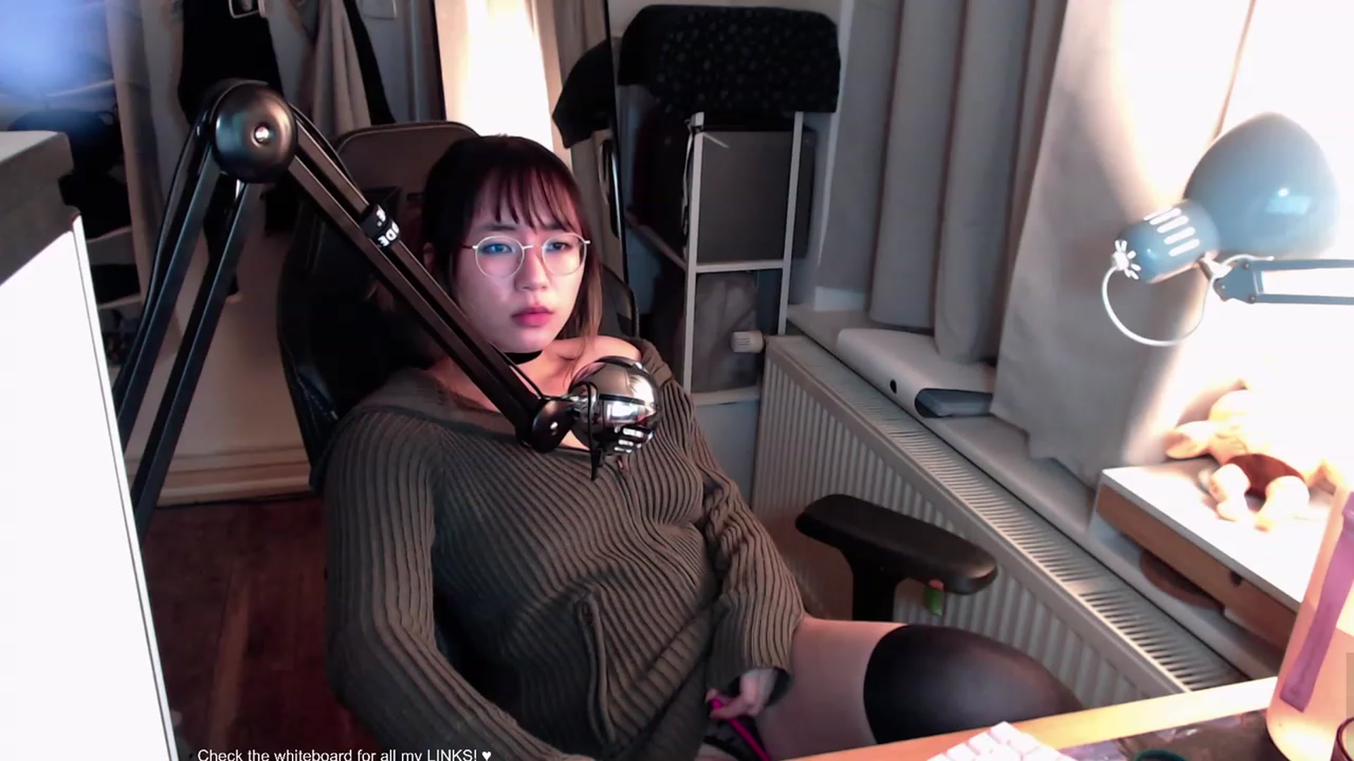 Gallery image thumbnail from Kuromin's myfreecams stream on, 08/03/2023, 20:25 image 2 of 20