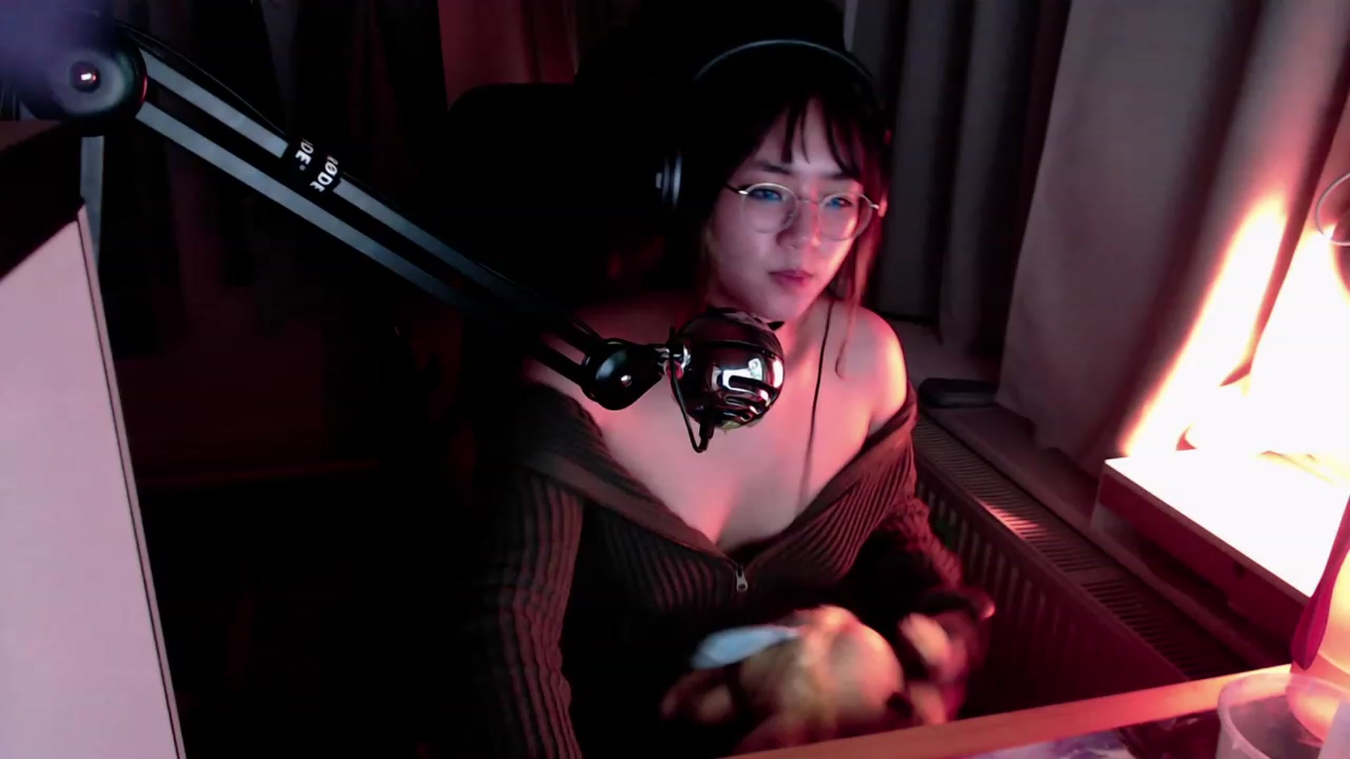 Gallery image thumbnail from Kuromin's myfreecams stream on, 08/04/2023, 01:00 image 14 of 20