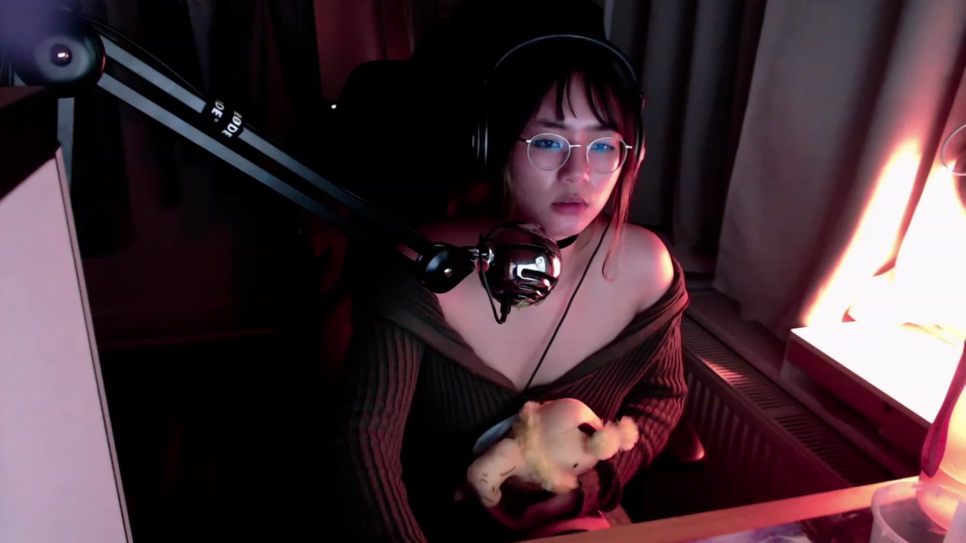 Gallery image thumbnail from Kuromin's myfreecams stream on, 08/04/2023, 01:00 image 15 of 20
