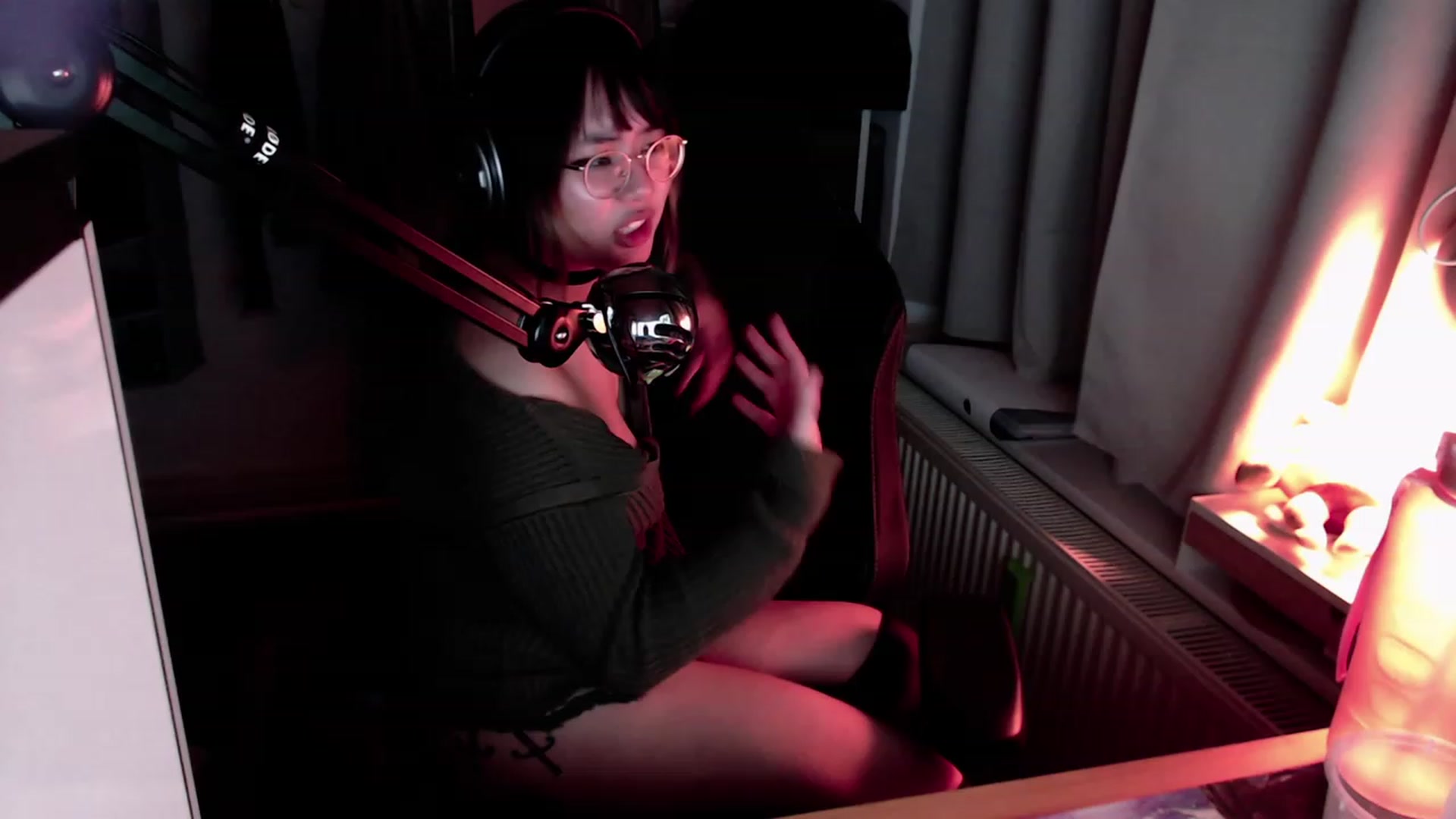 Gallery image thumbnail from Kuromin's myfreecams stream on, 08/04/2023, 02:02 image 12 of 20