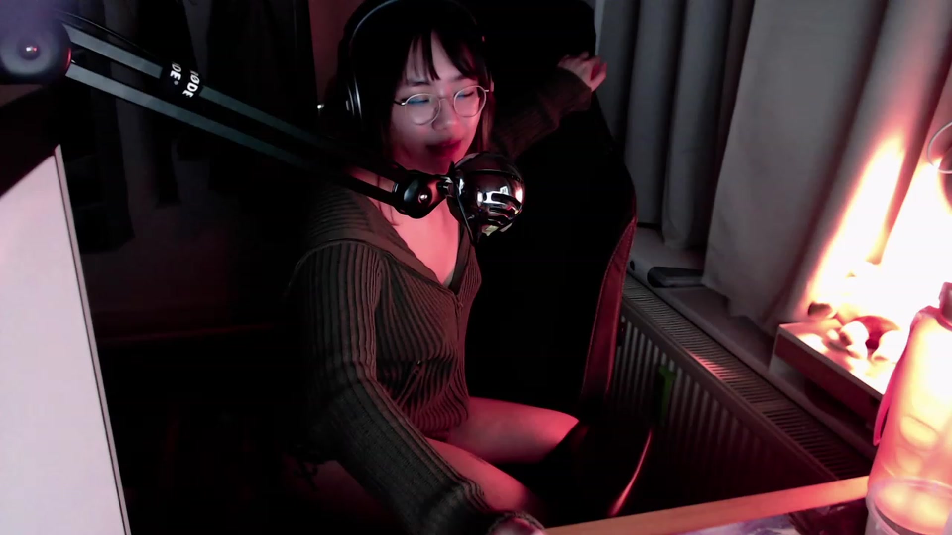 Gallery image thumbnail from Kuromin's myfreecams stream on, 08/04/2023, 02:02 image 10 of 20