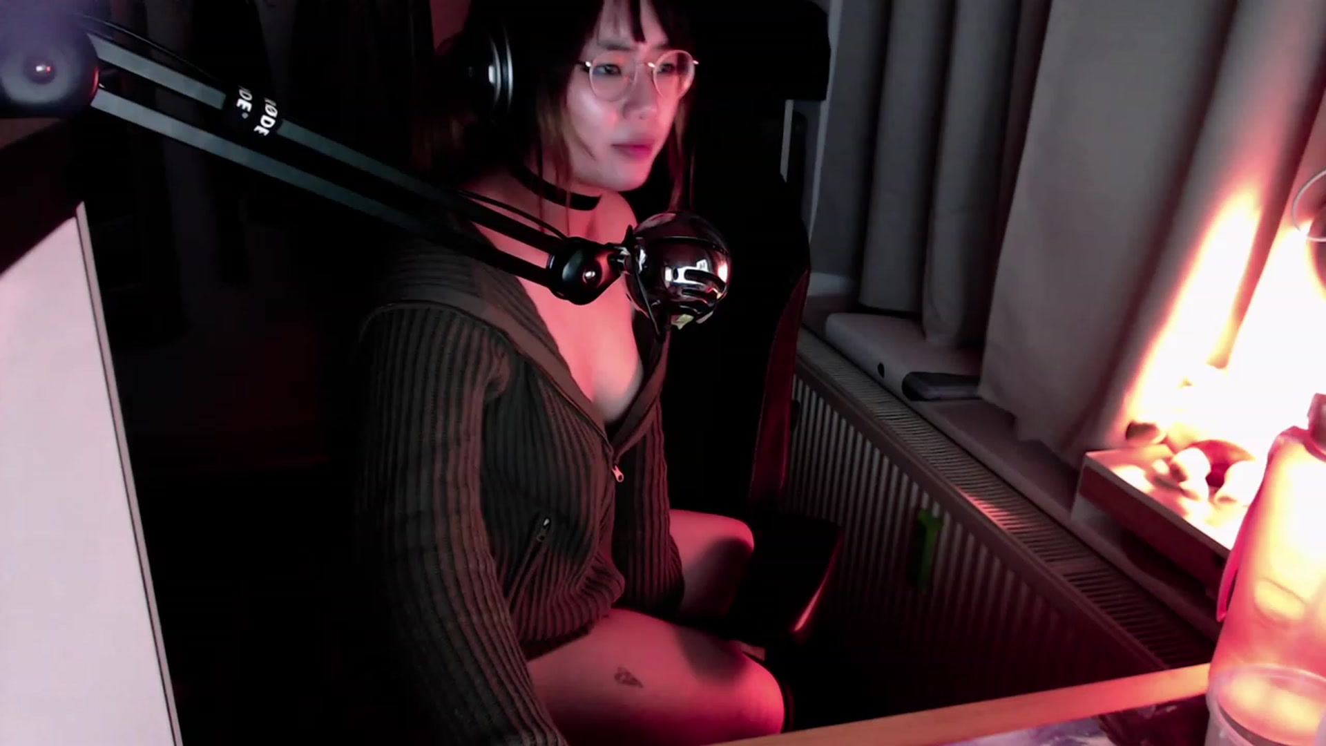 Gallery image thumbnail from Kuromin's myfreecams stream on, 08/04/2023, 02:02 image 9 of 20