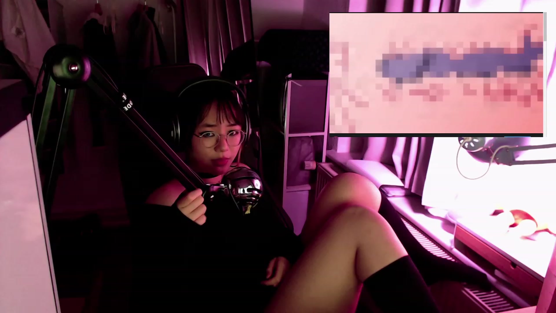 Gallery image thumbnail from Kuromin's myfreecams stream on, 08/05/2023, 21:01 image 20 of 20