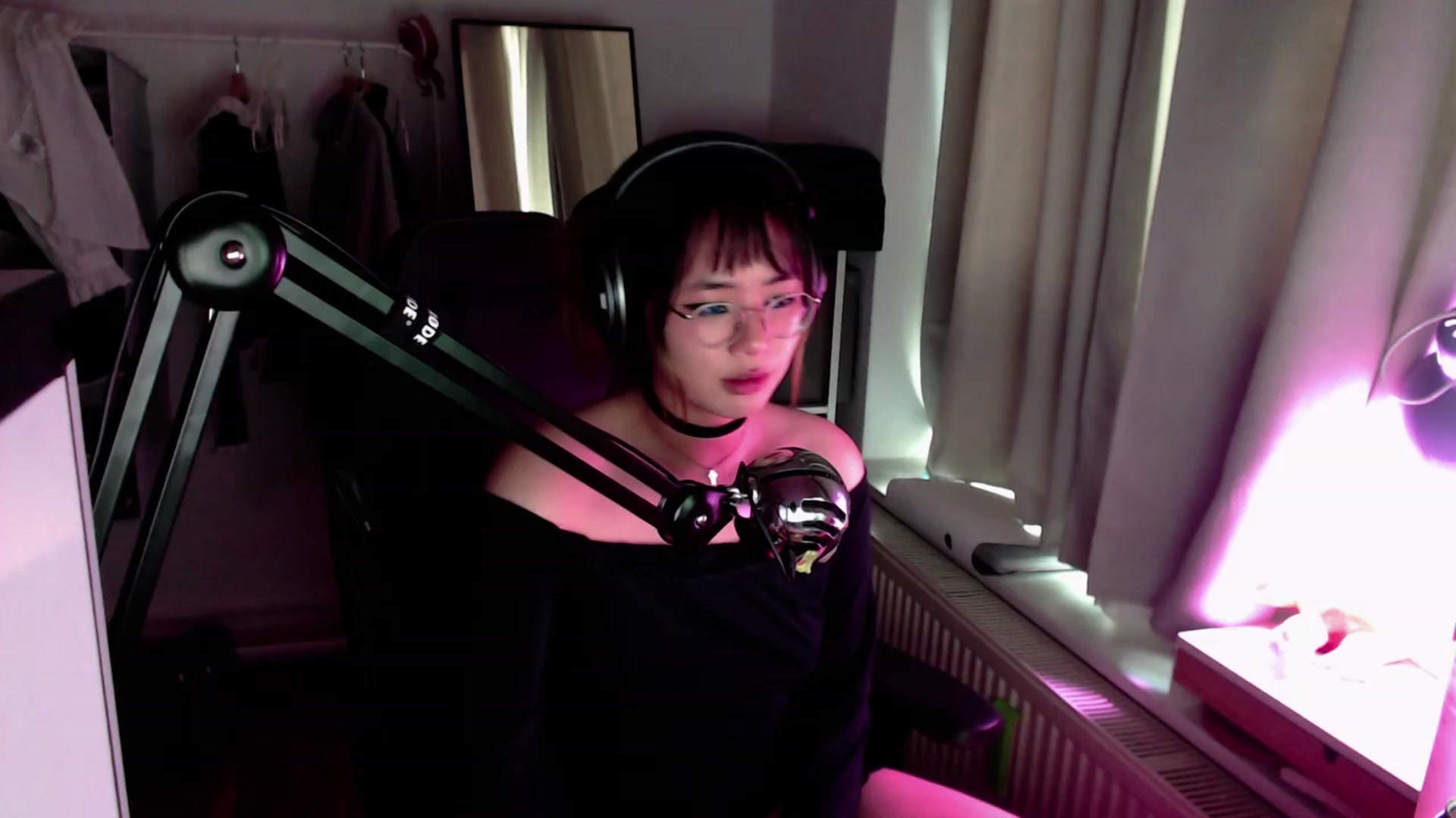 Gallery image thumbnail from Kuromin's myfreecams stream on, 08/05/2023, 21:01 image 2 of 20