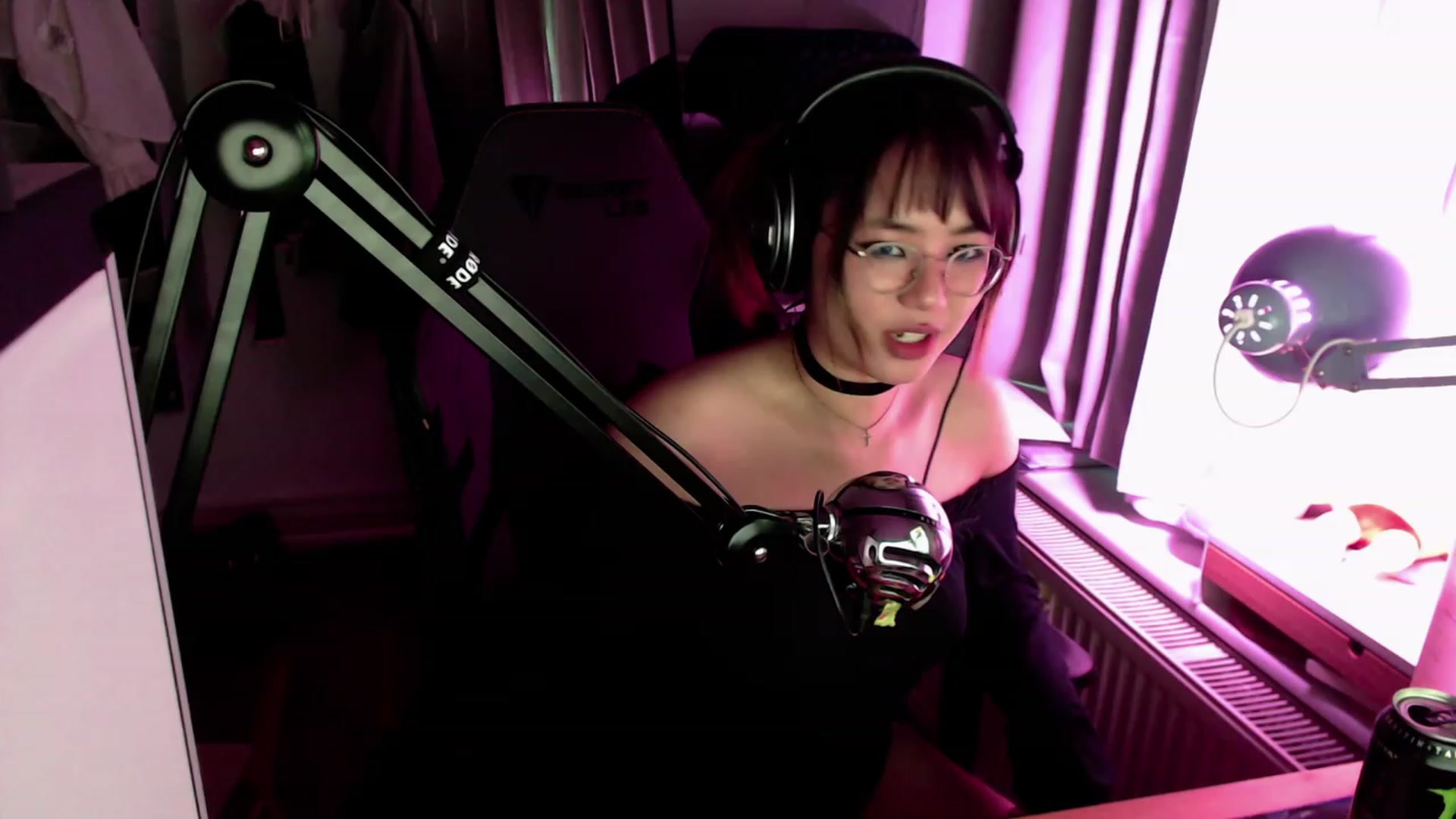 Gallery image thumbnail from Kuromin's myfreecams stream on, 08/05/2023, 21:01 image 9 of 20