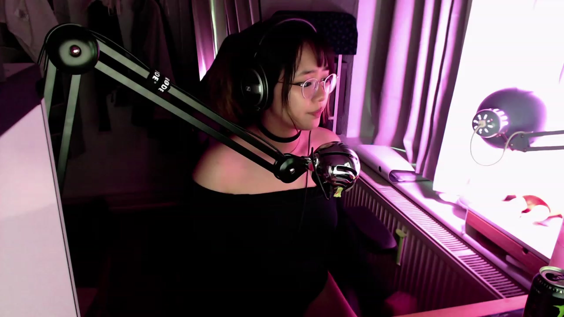 Gallery image thumbnail from Kuromin's myfreecams stream on, 08/05/2023, 21:01 image 8 of 20