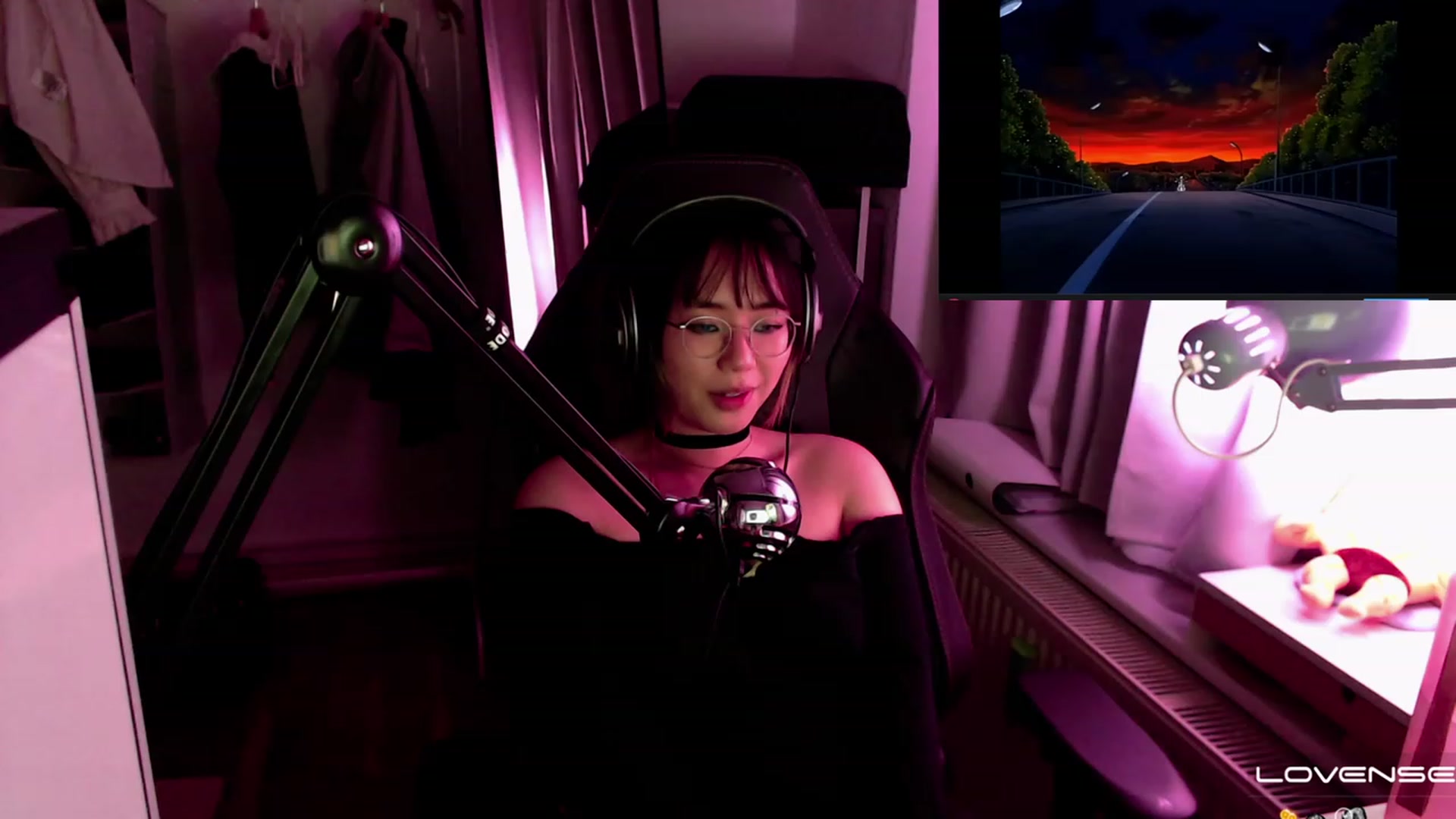 Gallery image thumbnail from Kuromin's myfreecams stream on, 08/05/2023, 23:33 image 12 of 20
