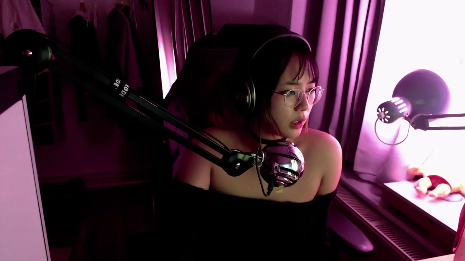 Gallery image thumbnail from Kuromin's myfreecams stream on, 08/06/2023, 01:58 image 12 of 20