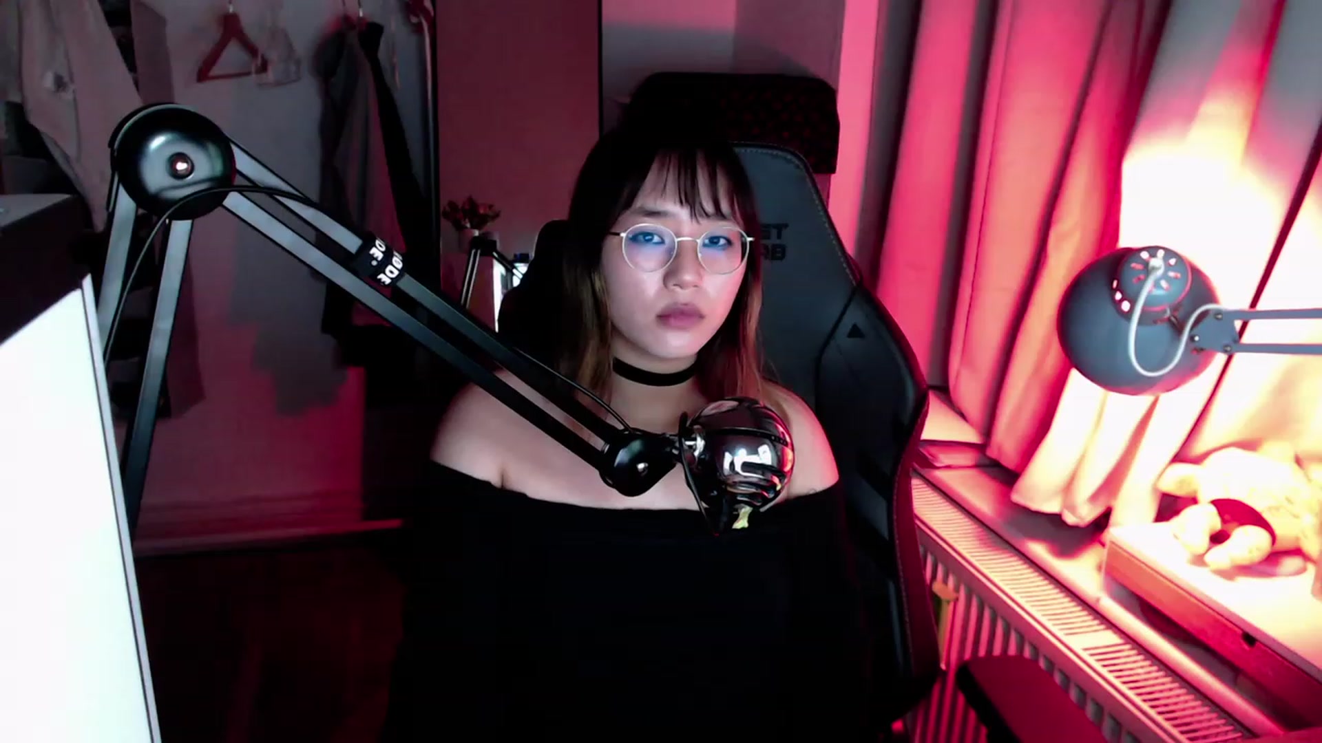 Gallery image thumbnail from Kuromin's myfreecams stream on, 08/07/2023, 20:52 image 4 of 20