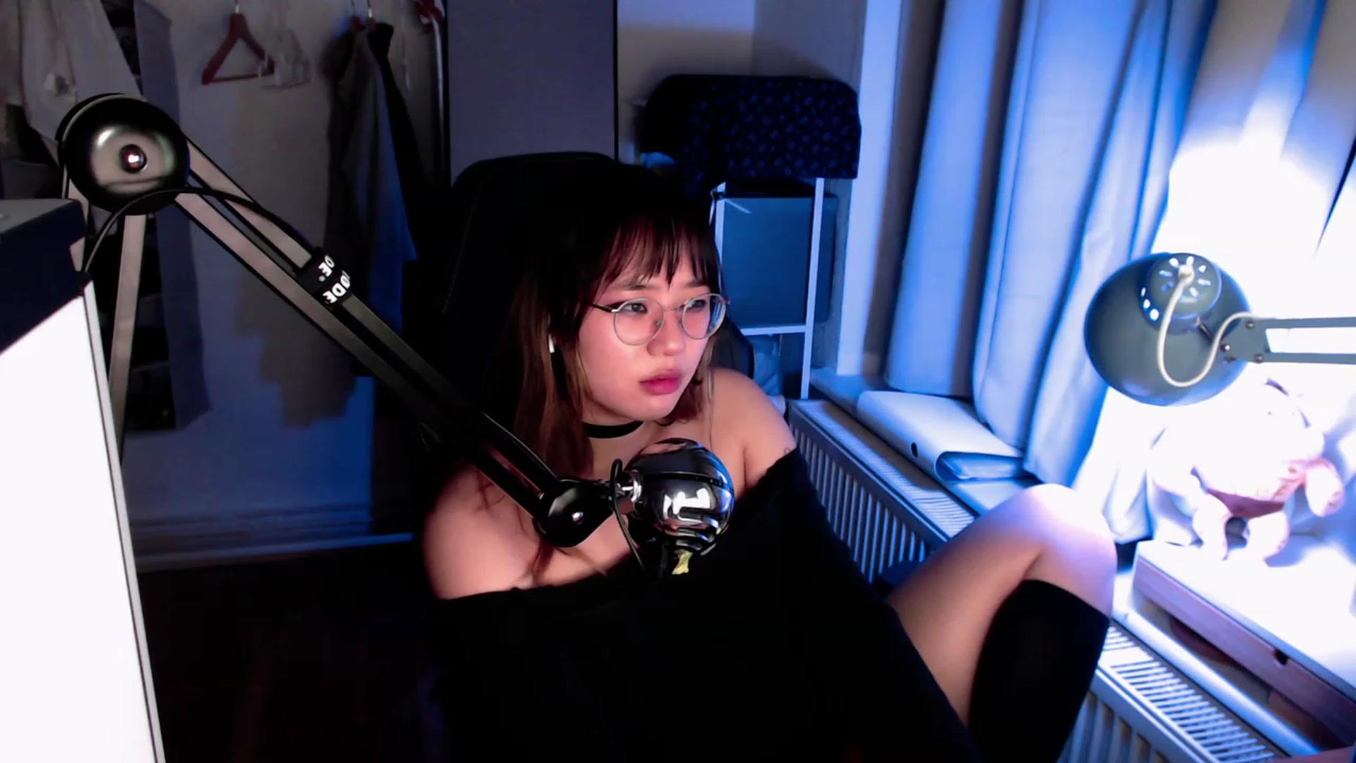 Gallery image thumbnail from Kuromin's myfreecams stream on, 08/07/2023, 20:52 image 18 of 20