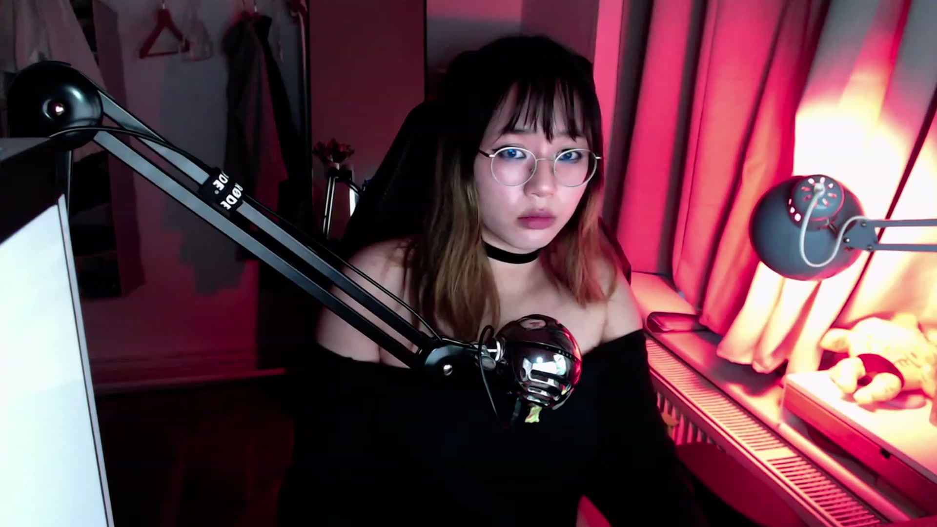Gallery image thumbnail from Kuromin's myfreecams stream on, 08/07/2023, 20:52 image 1 of 20