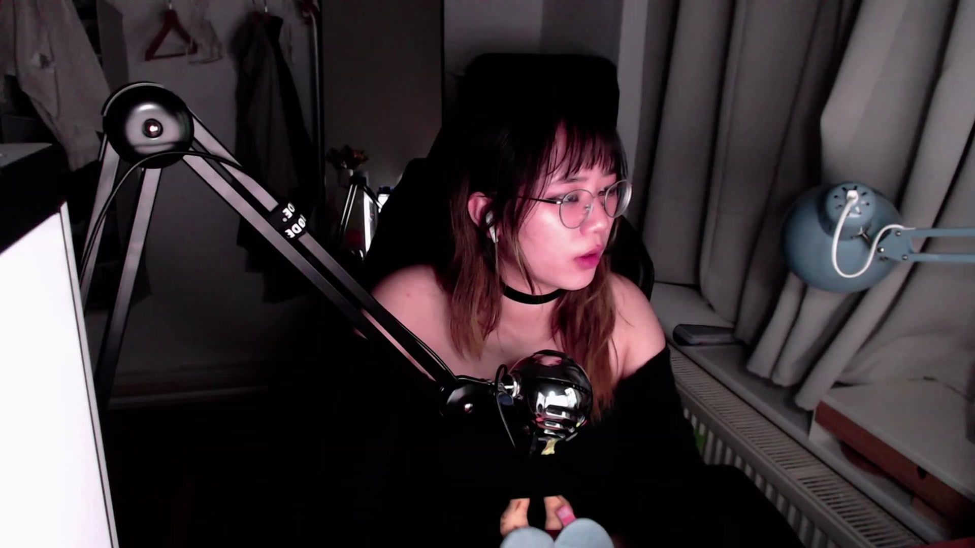 Gallery image thumbnail from Kuromin's myfreecams stream on, 08/07/2023, 20:52 image 14 of 20