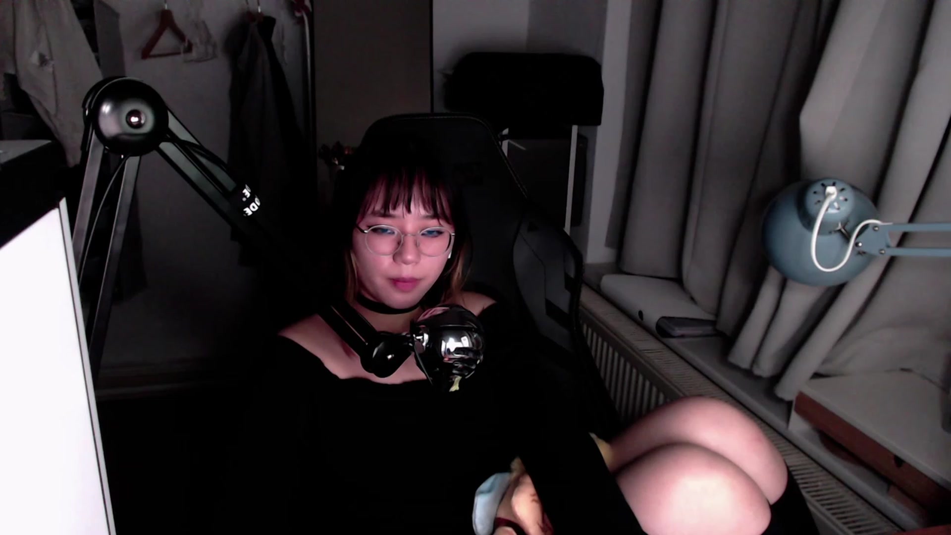 Gallery image thumbnail from Kuromin's myfreecams stream on, 08/07/2023, 20:52 image 11 of 20