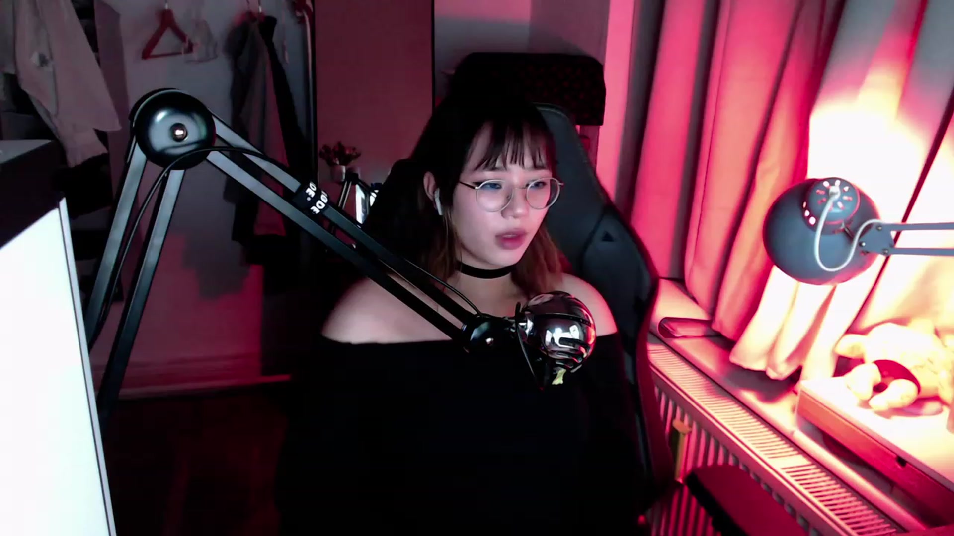 Gallery image thumbnail from Kuromin's myfreecams stream on, 08/07/2023, 20:52 image 5 of 20
