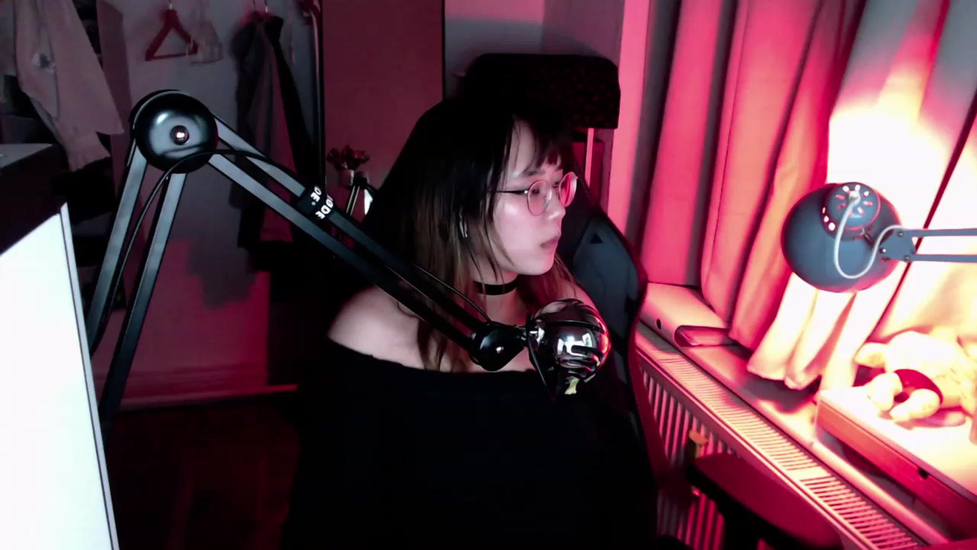 Gallery image thumbnail from Kuromin's myfreecams stream on, 08/07/2023, 20:52 image 6 of 20
