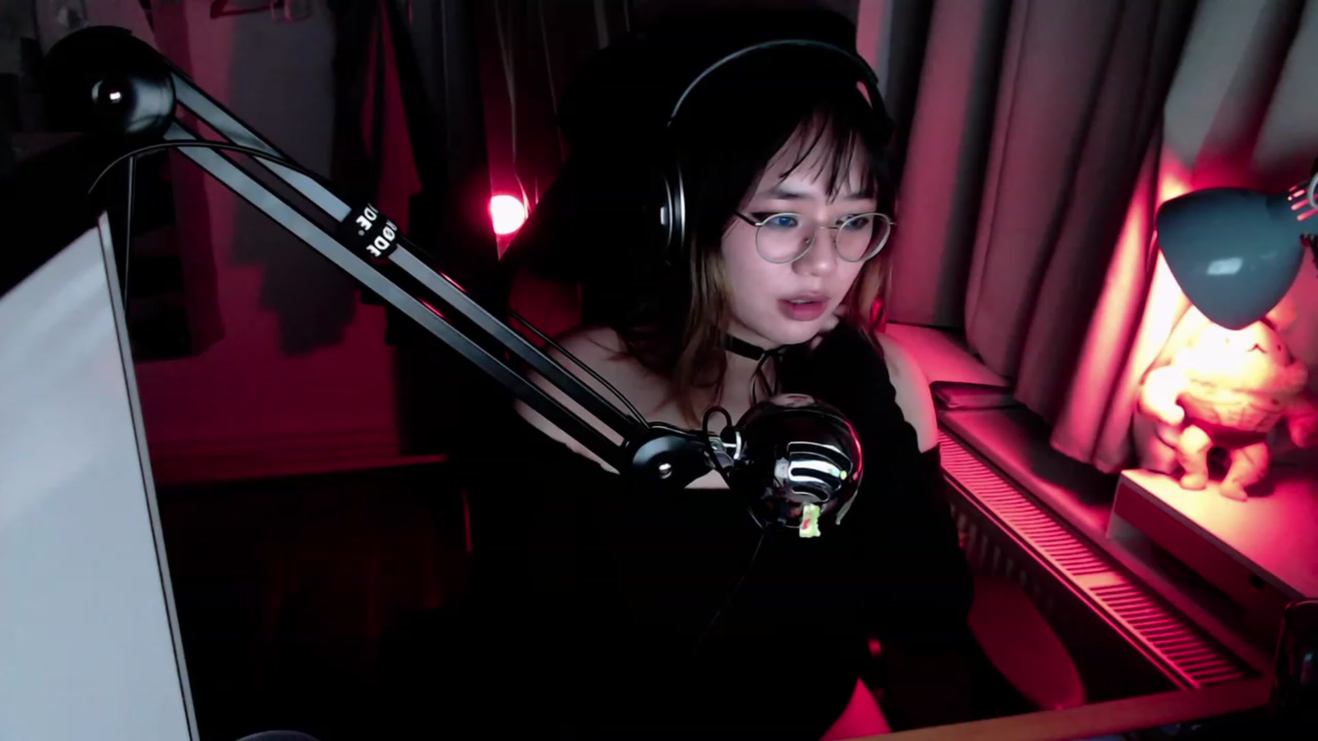Gallery image thumbnail from Kuromin's myfreecams stream on, 08/08/2023, 02:24 image 8 of 20