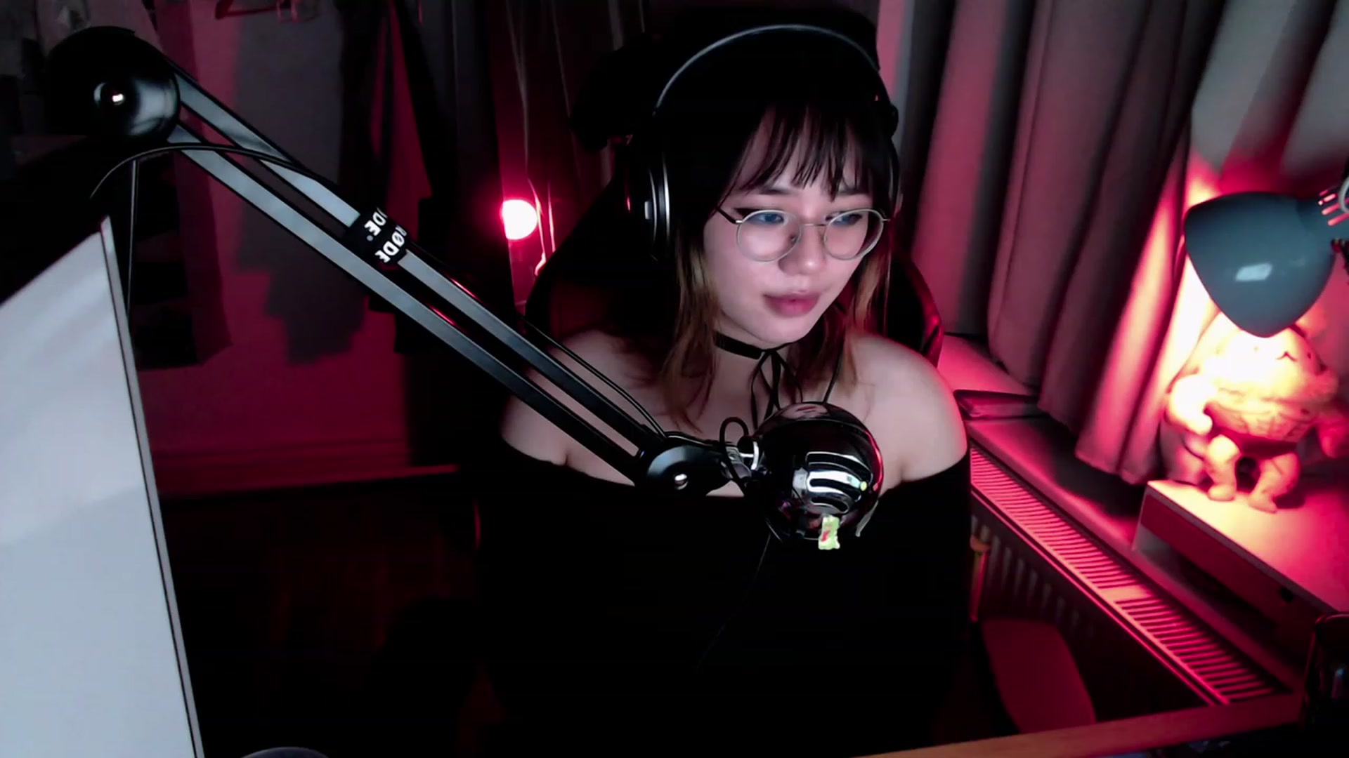 Gallery image thumbnail from Kuromin's myfreecams stream on, 08/08/2023, 02:24 image 6 of 20