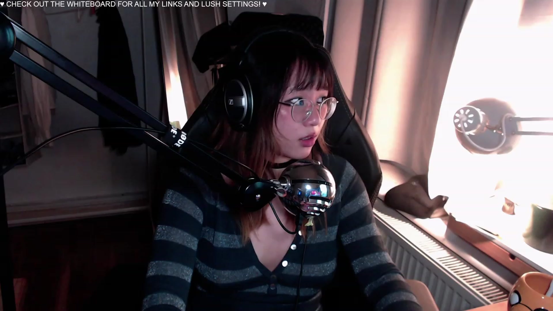 Gallery image thumbnail from Kuromin's myfreecams stream on, 08/18/2023, 23:26 image 13 of 20