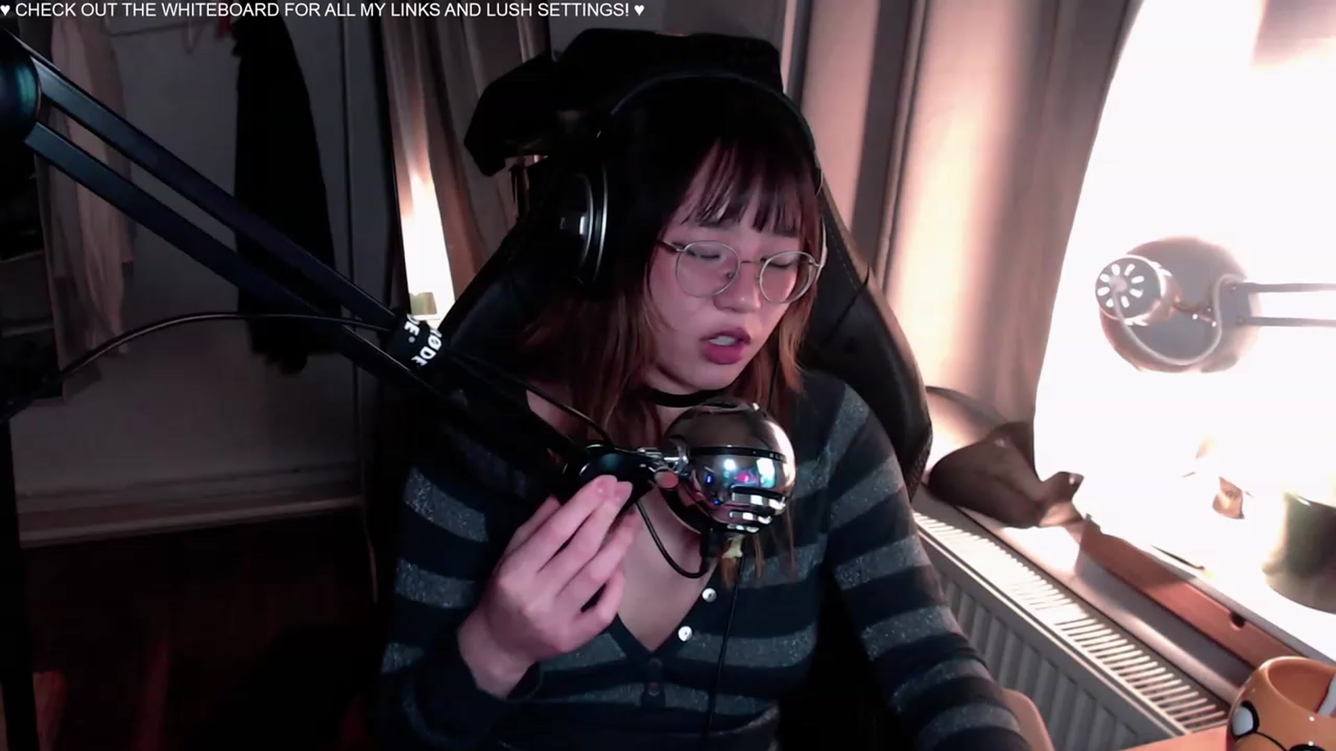 Gallery image thumbnail from Kuromin's myfreecams stream on, 08/18/2023, 23:26 image 12 of 20