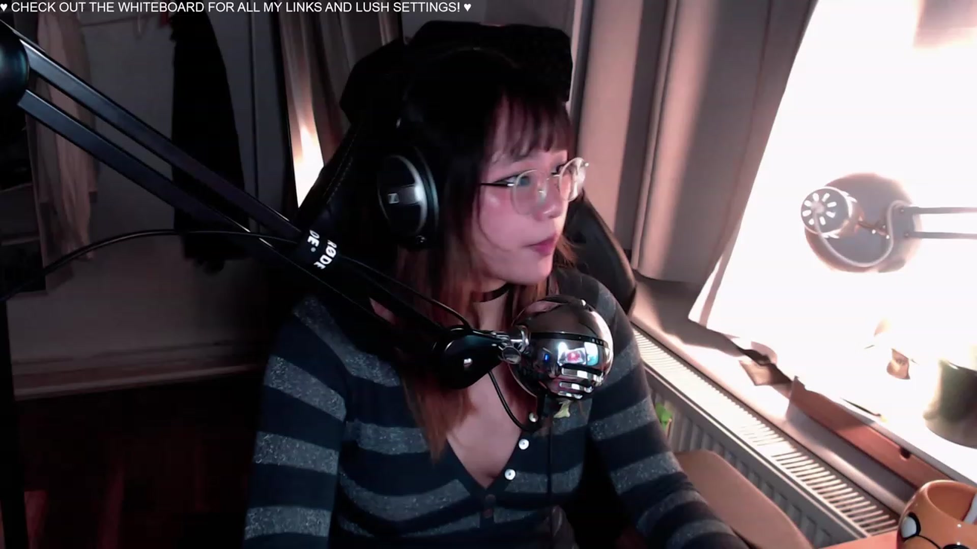 Gallery image thumbnail from Kuromin's myfreecams stream on, 08/18/2023, 23:26 image 4 of 20