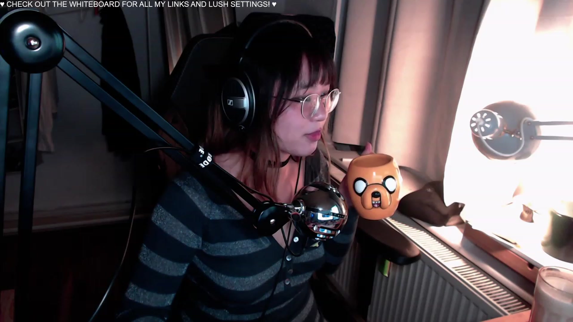 Gallery image thumbnail from Kuromin's myfreecams stream on, 08/19/2023, 01:30 image 6 of 20