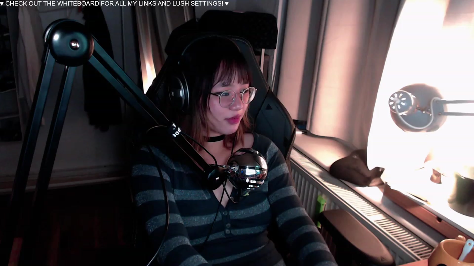 Gallery image thumbnail from Kuromin's myfreecams stream on, 08/19/2023, 01:30 image 1 of 20