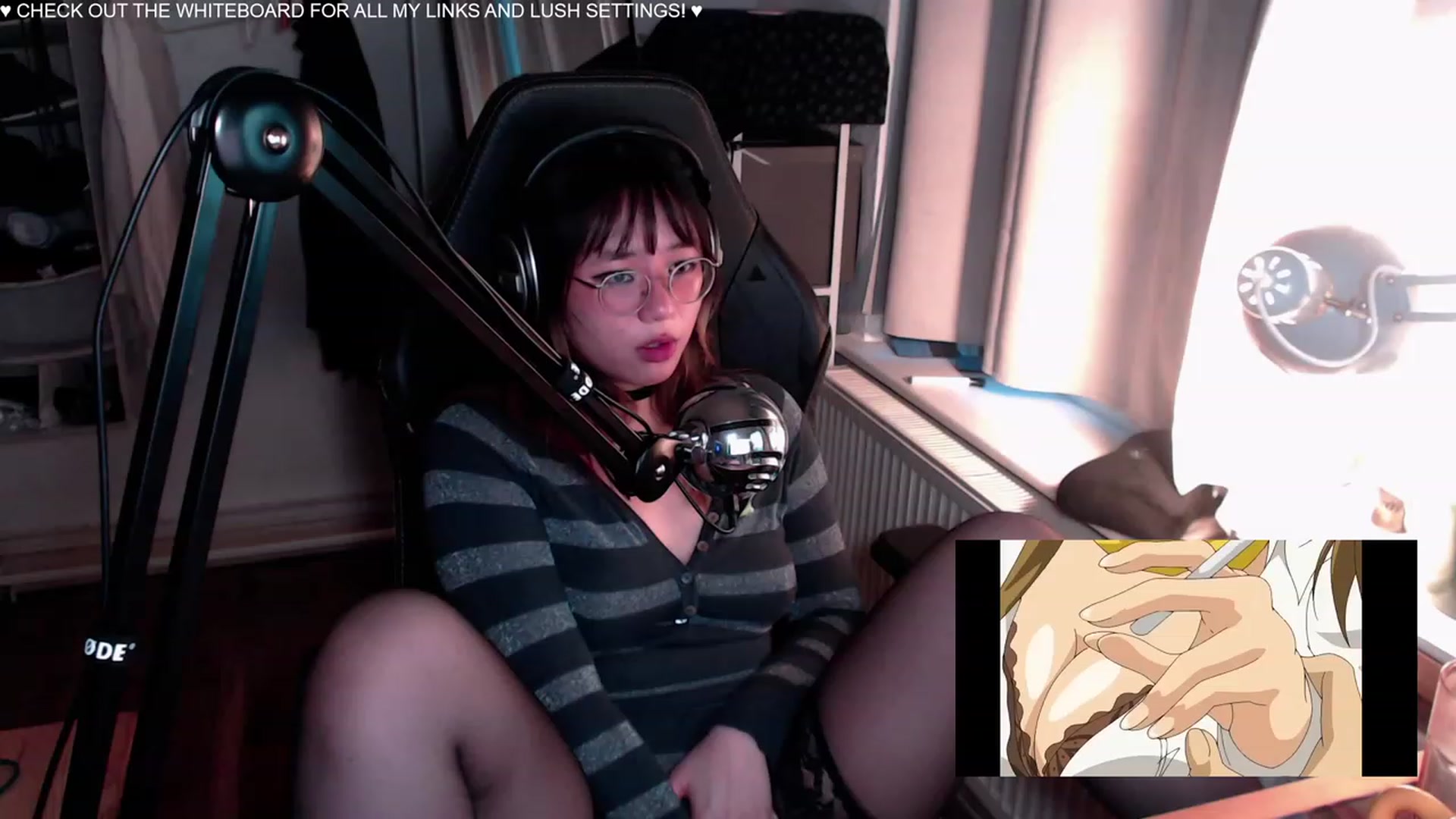 Gallery image thumbnail from Kuromin's myfreecams stream on, 08/19/2023, 05:30 image 14 of 20