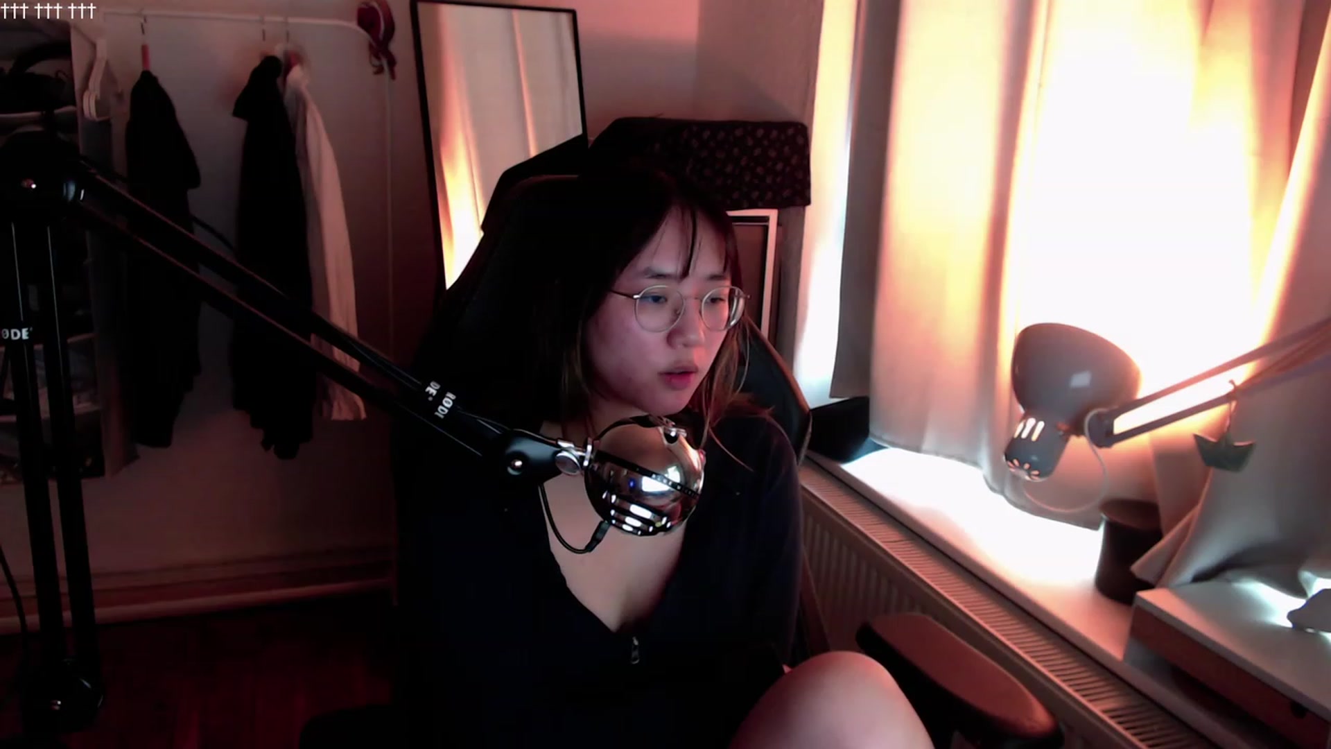 Gallery image thumbnail from Kuromin's myfreecams stream on, 08/31/2023, 09:17 image 17 of 20