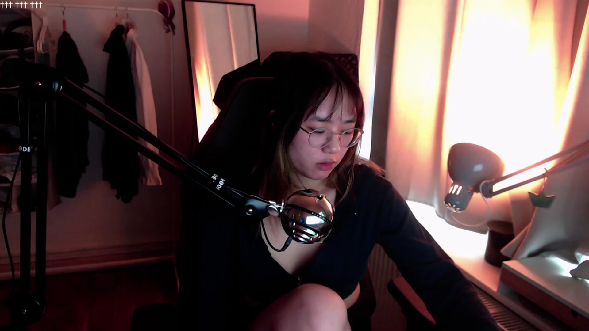 Gallery image thumbnail from Kuromin's myfreecams stream on, 08/31/2023, 09:17 image 3 of 20