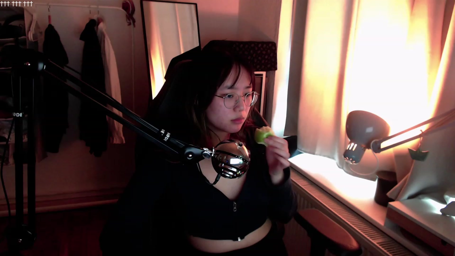 Gallery image thumbnail from Kuromin's myfreecams stream on, 08/31/2023, 09:17 image 14 of 20