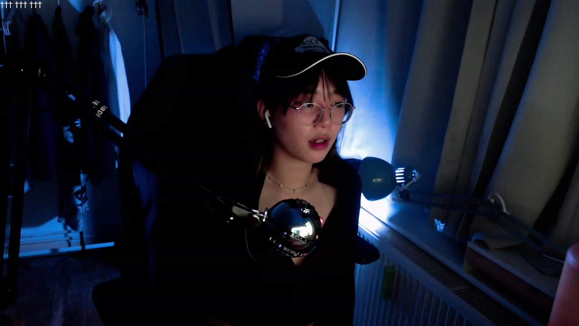 Gallery image thumbnail from Kuromin's myfreecams stream on, 09/04/2023, 04:49 image 7 of 20