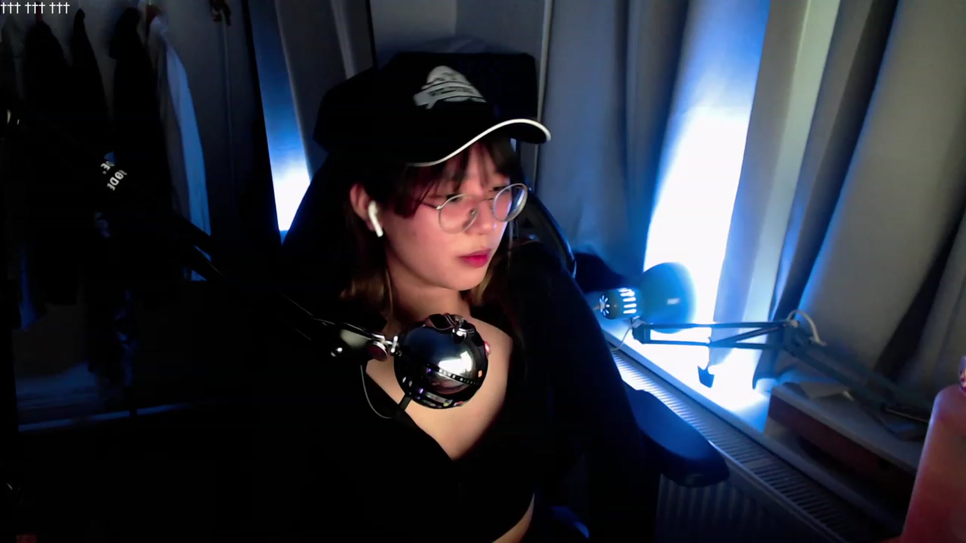 Gallery image thumbnail from Kuromin's myfreecams stream on, 09/04/2023, 04:49 image 19 of 20