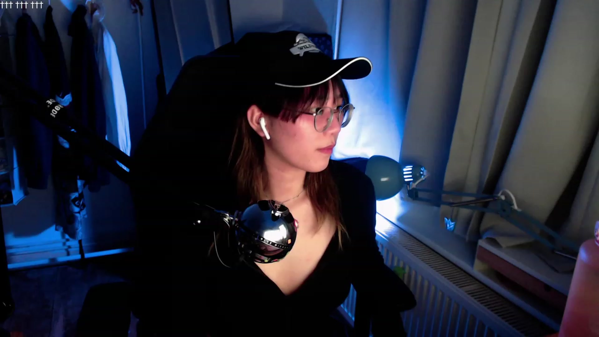 Gallery image thumbnail from Kuromin's myfreecams stream on, 09/04/2023, 04:49 image 13 of 20
