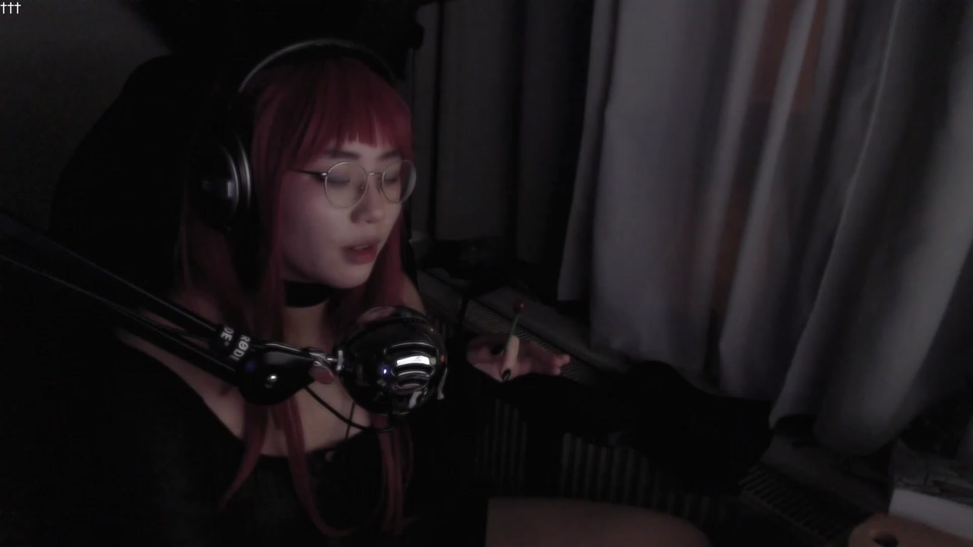 Gallery image thumbnail from Kuromin's myfreecams stream on, 09/19/2023, 22:23 image 5 of 20