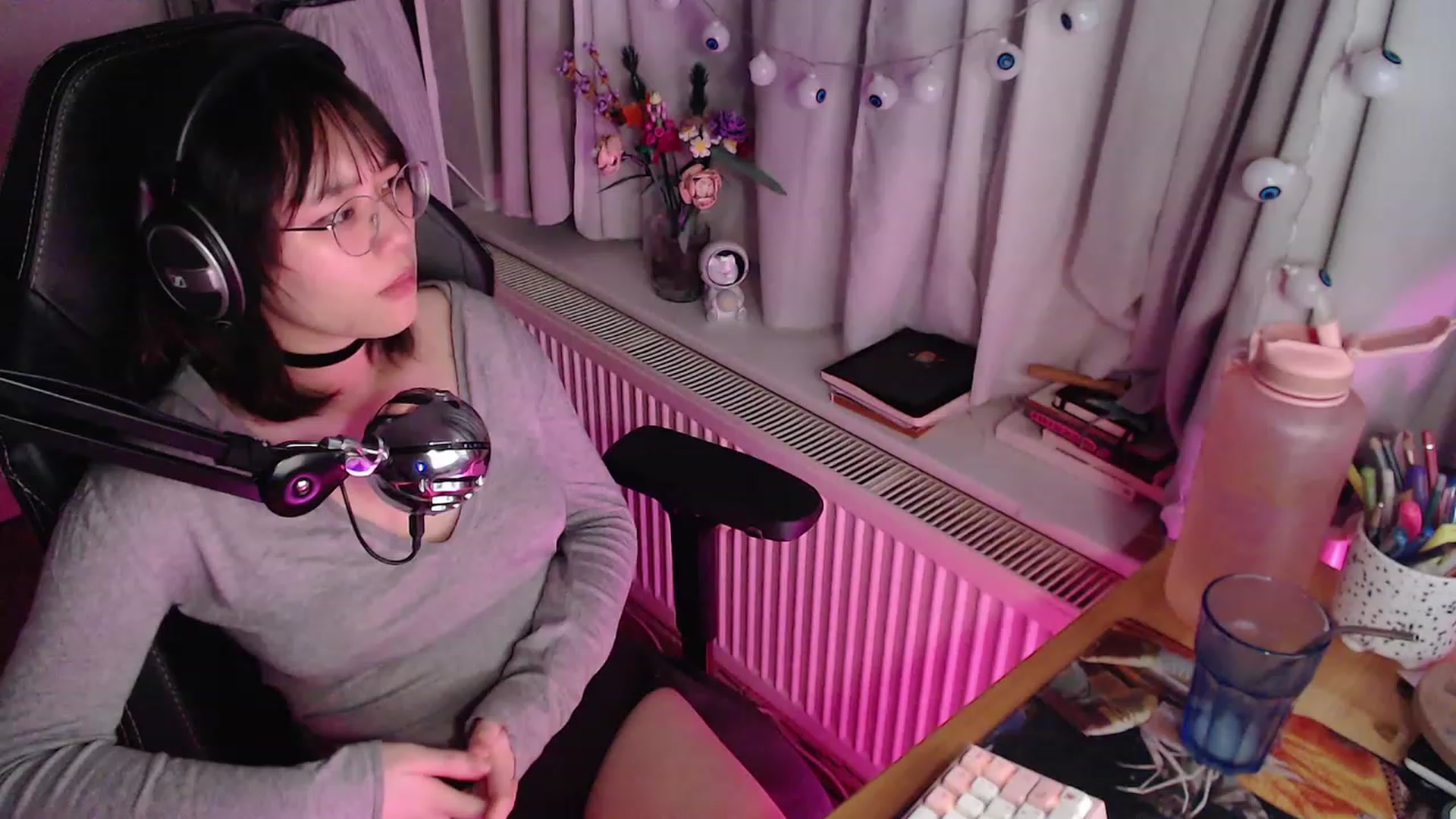 Gallery image thumbnail from Kuromin's myfreecams stream on, 10/21/2023, 01:10 image 20 of 20