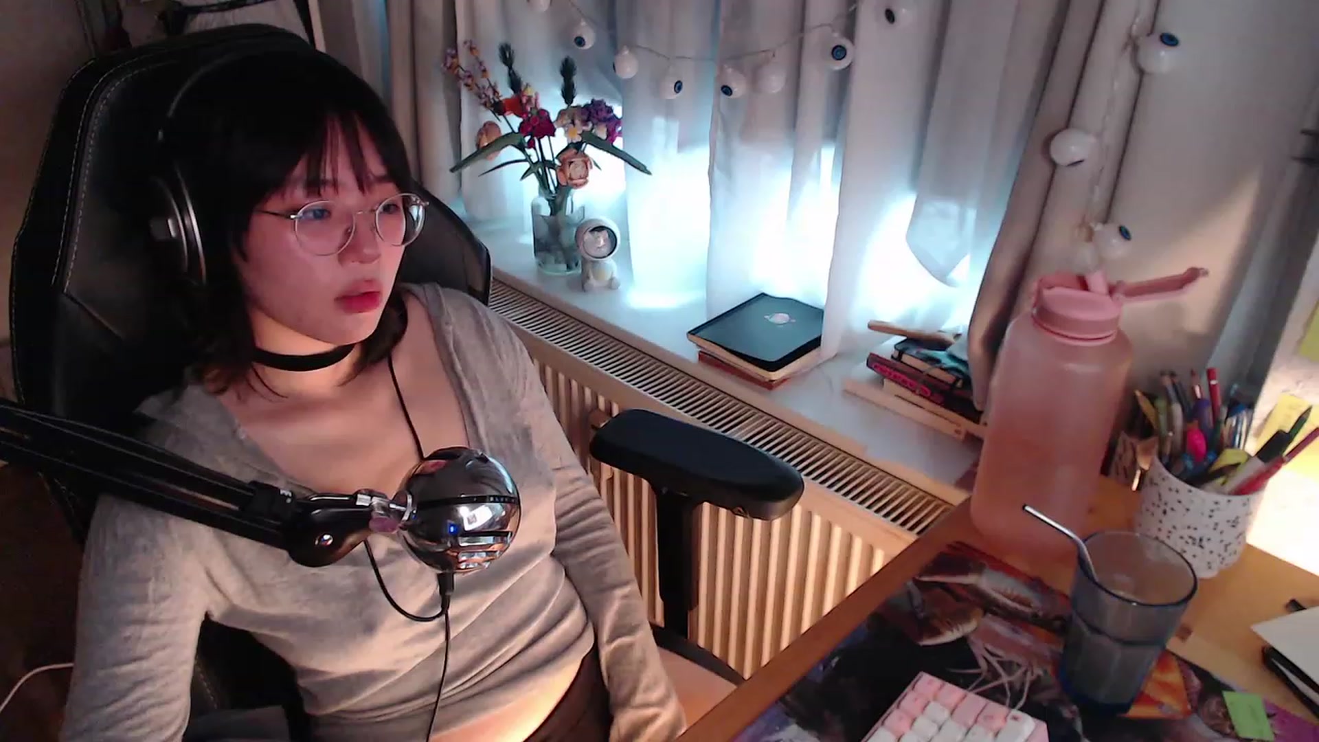 Gallery image thumbnail from Kuromin's myfreecams stream on, 10/21/2023, 14:39 image 2 of 20