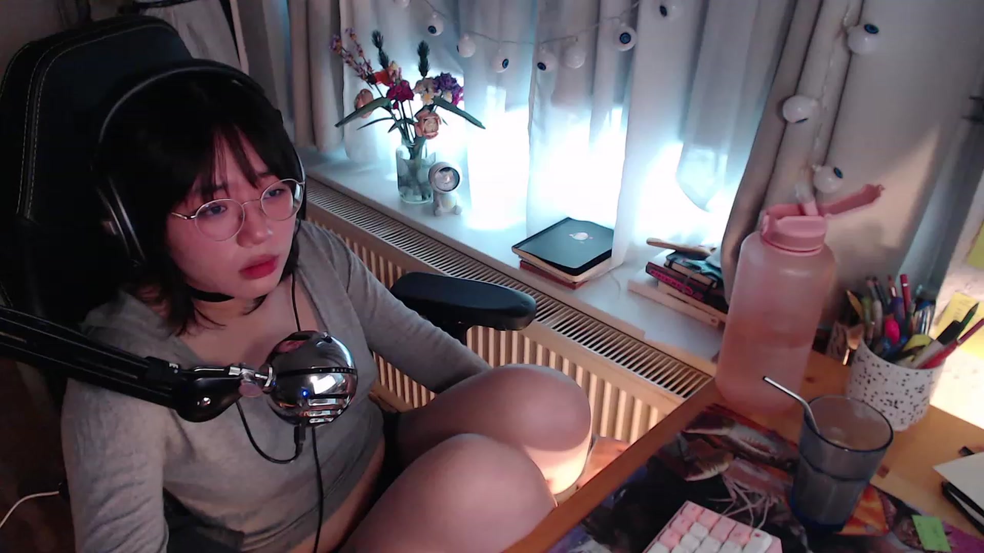 Gallery image thumbnail from Kuromin's myfreecams stream on, 10/21/2023, 14:39 image 6 of 20