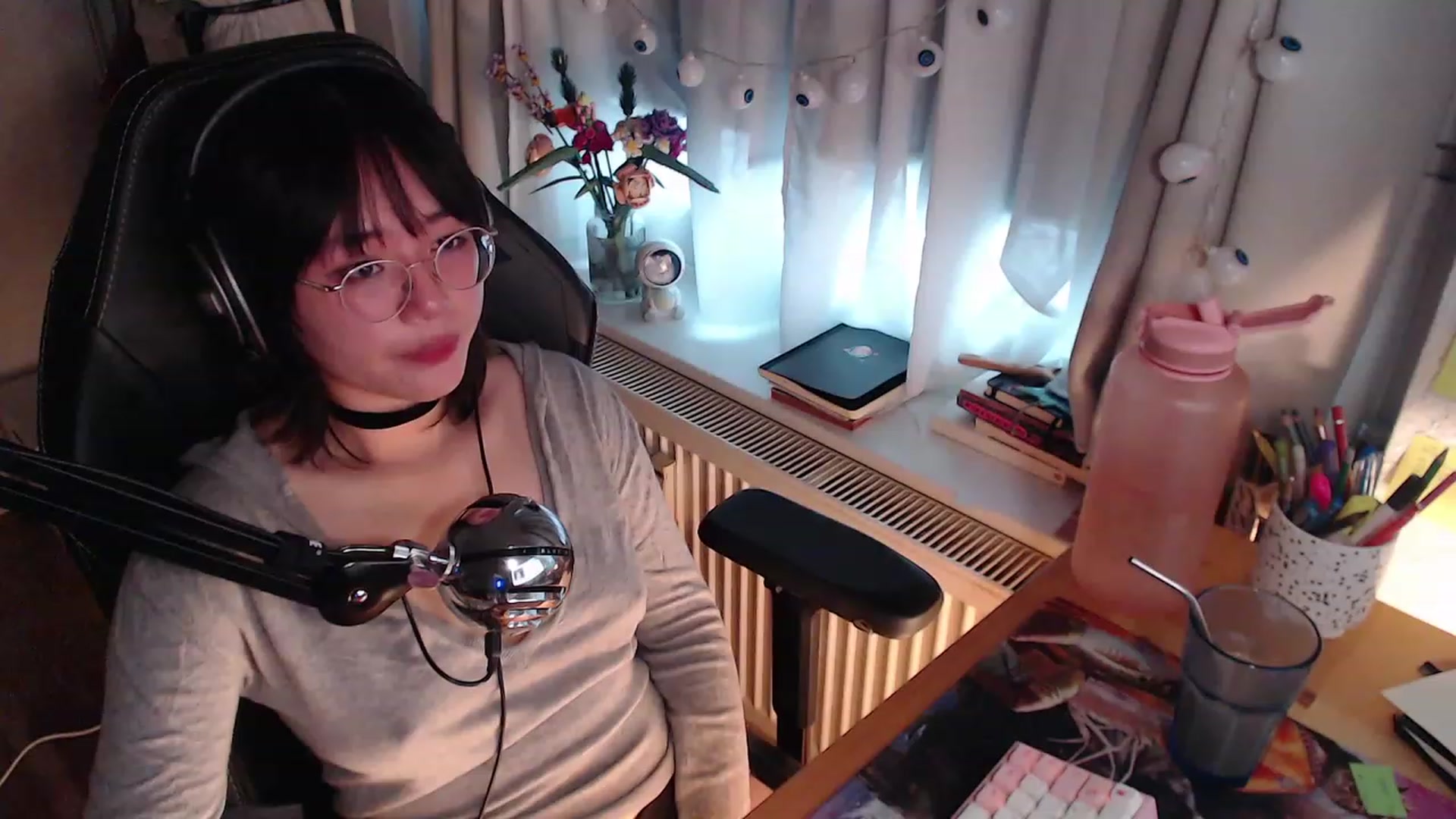 Gallery image thumbnail from Kuromin's myfreecams stream on, 10/21/2023, 14:39 image 1 of 20