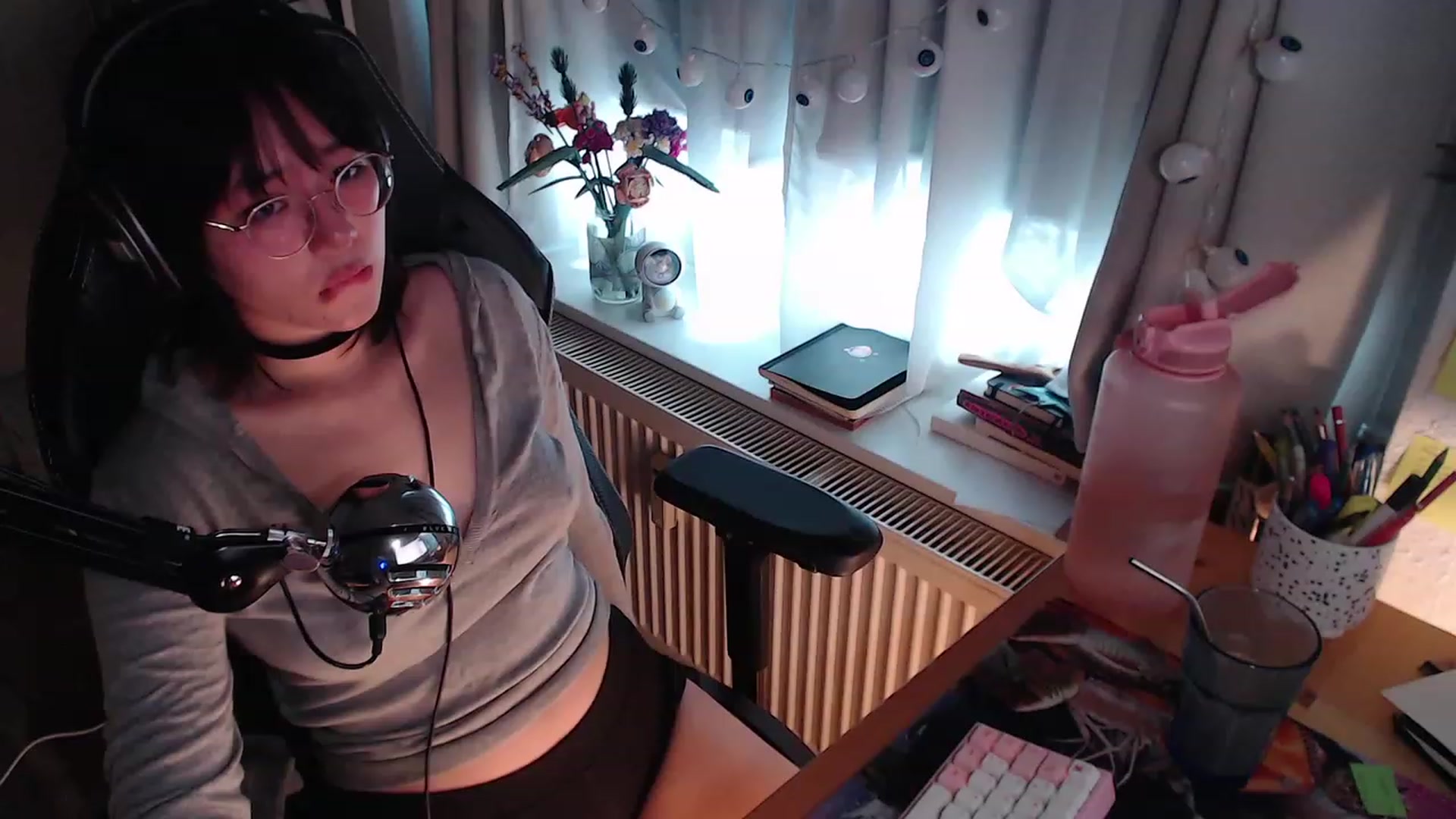 Gallery image thumbnail from Kuromin's myfreecams stream on, 10/21/2023, 14:39 image 16 of 20