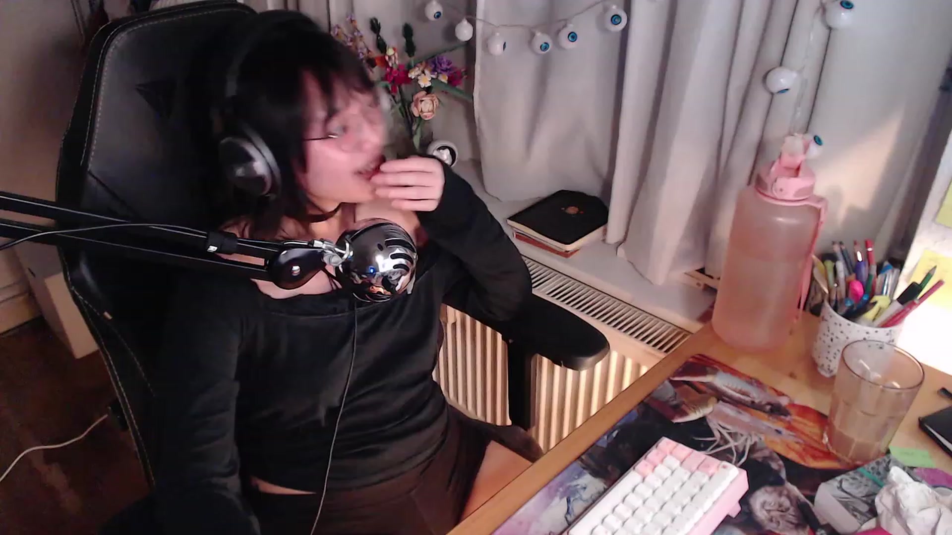 Gallery image thumbnail from Kuromin's myfreecams stream on, 10/22/2023, 19:54 image 1 of 20