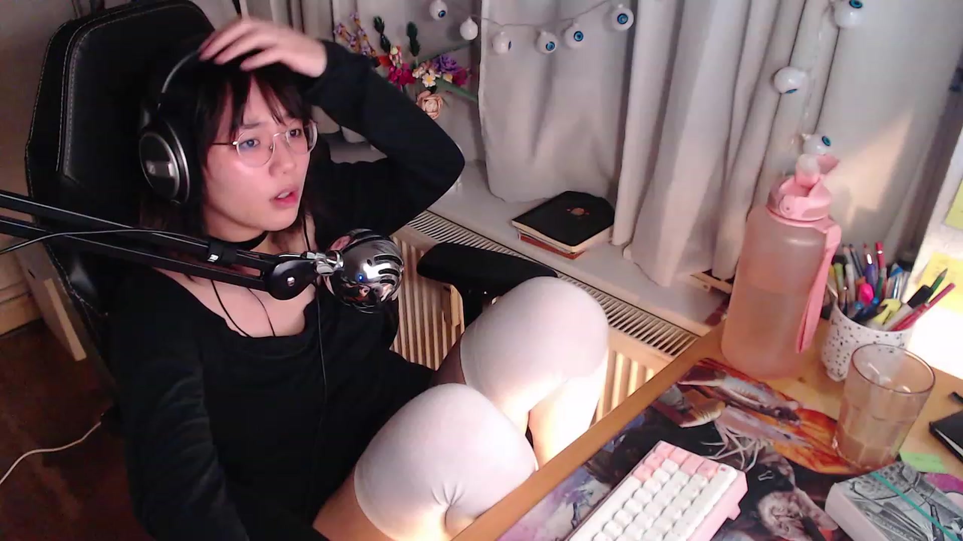 Gallery image thumbnail from Kuromin's myfreecams stream on, 10/22/2023, 19:54 image 13 of 20